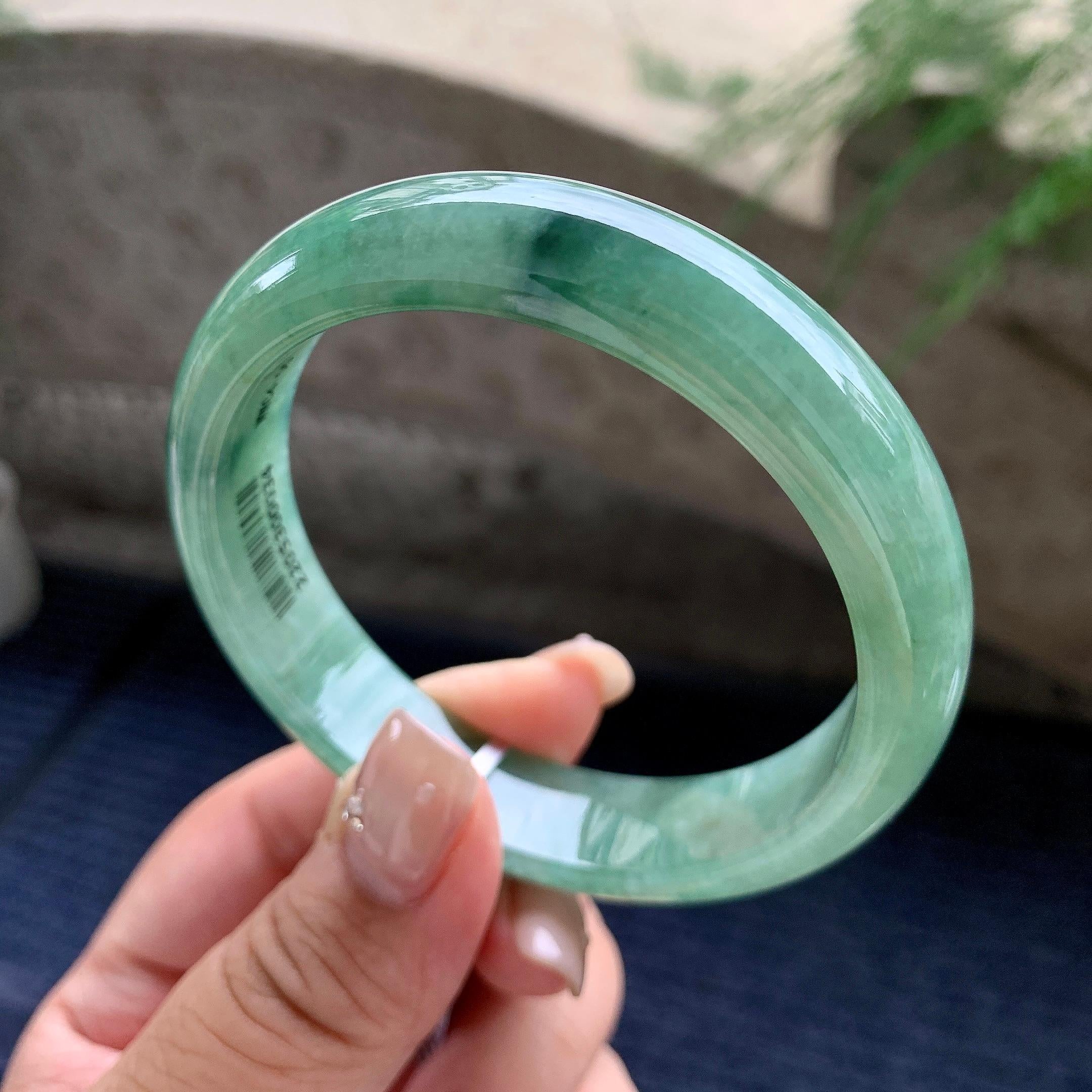 细糯种油青底飘蓝花正圈平安镯 57.5圈口 天然缅甸A货翡翠（yc464051）