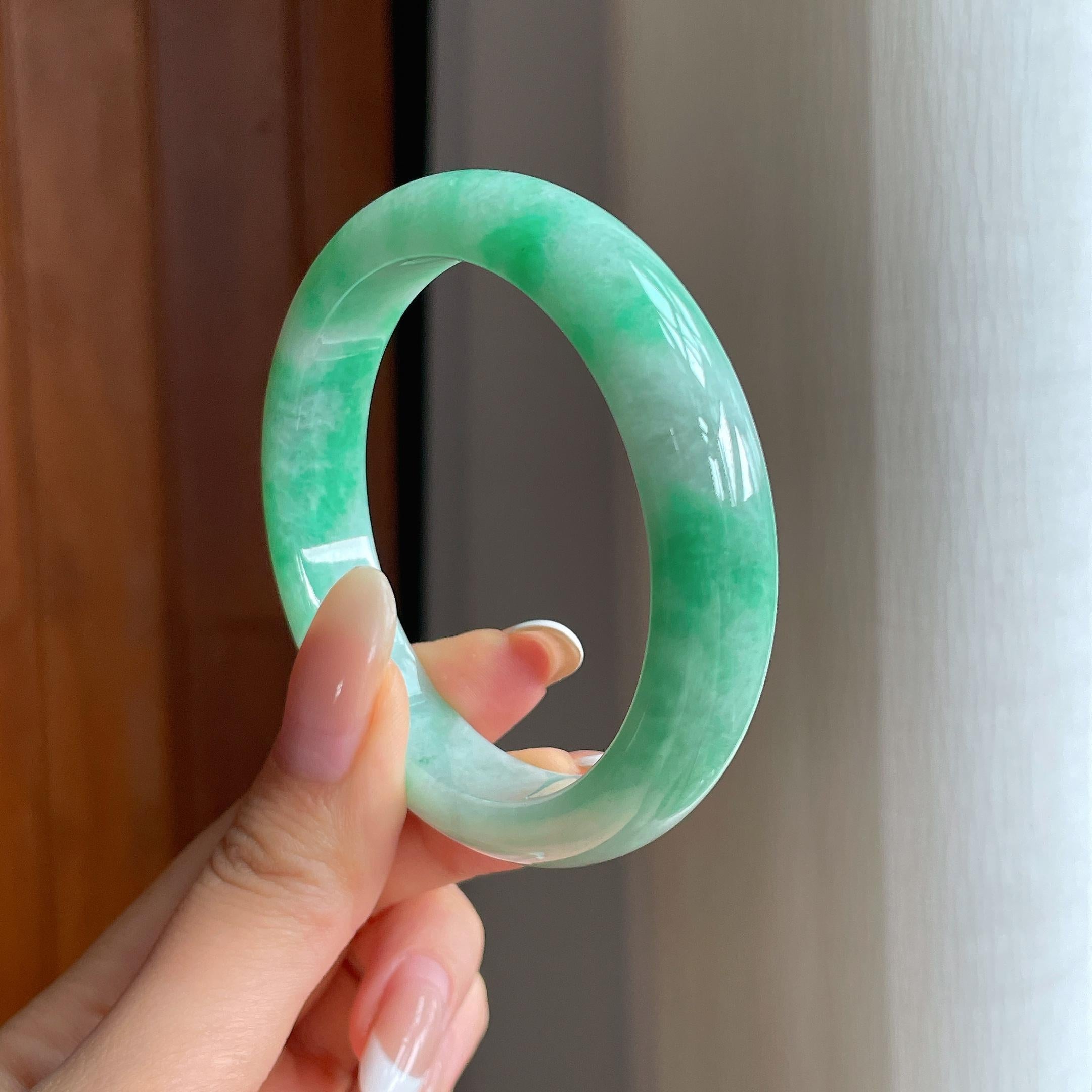 糯冰带色翡翠平安镯（54mm)（yc412199）