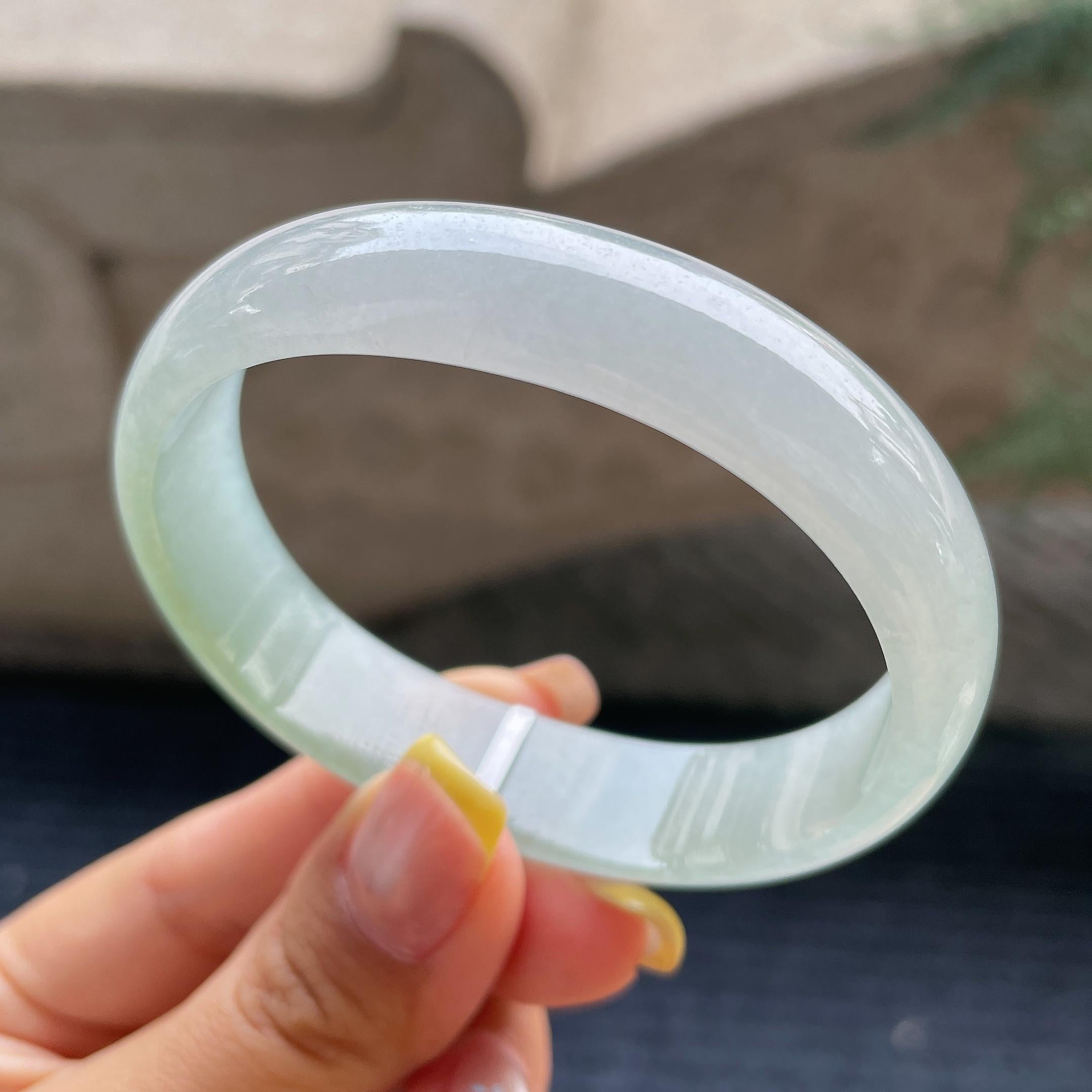 细腻哦在半山水贵妃手镯58.2圈     天然缅甸A货翡翠（yc371517）