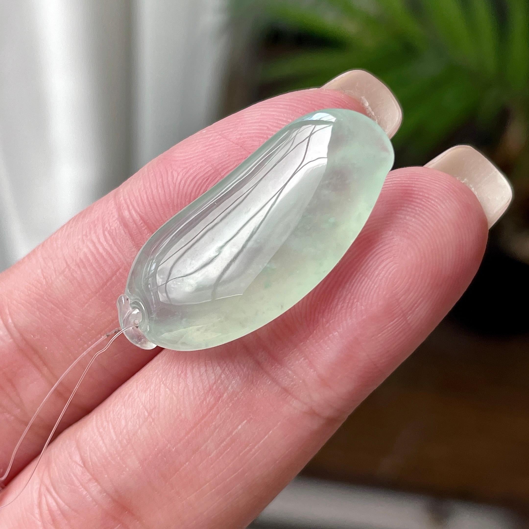 糯冰种淡晴水福瓜吊坠  天然缅甸A货翡翠（yc456995）