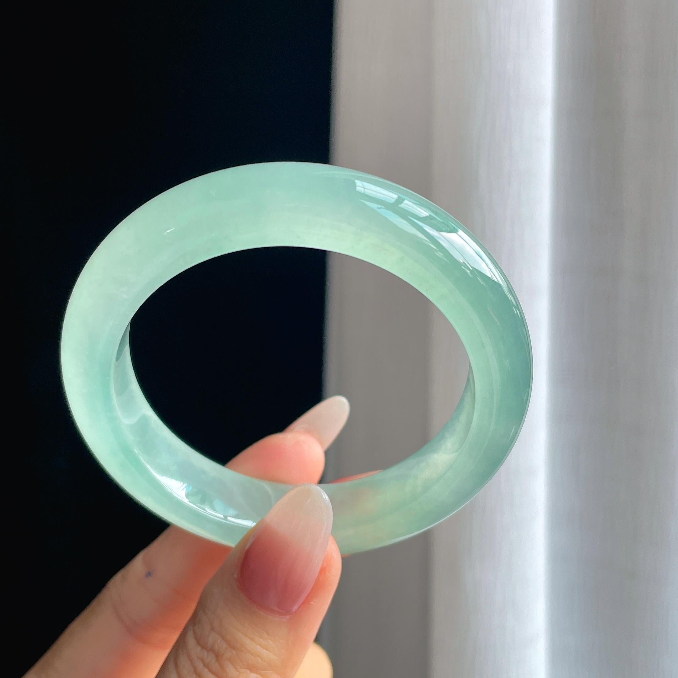 冰种晴绿底翡翠平安镯（53.5mm）（yc293408）