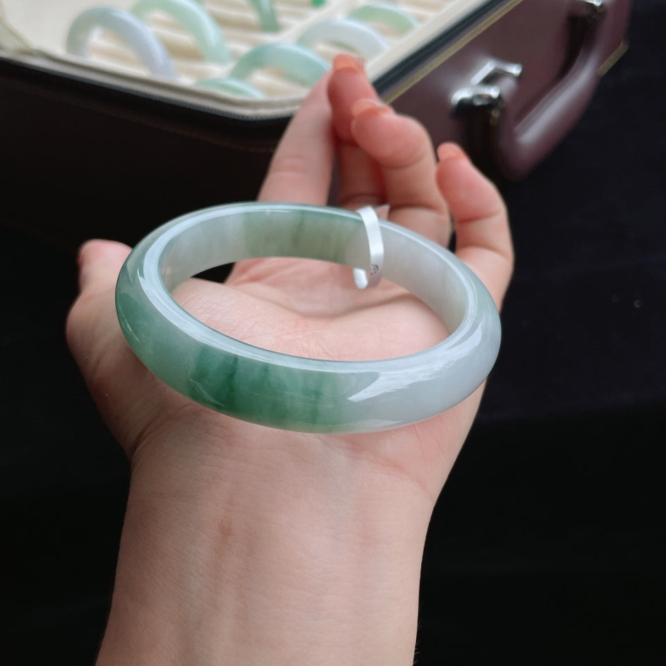 糯冰飘花翡翠手镯（58mm）（yc016517）