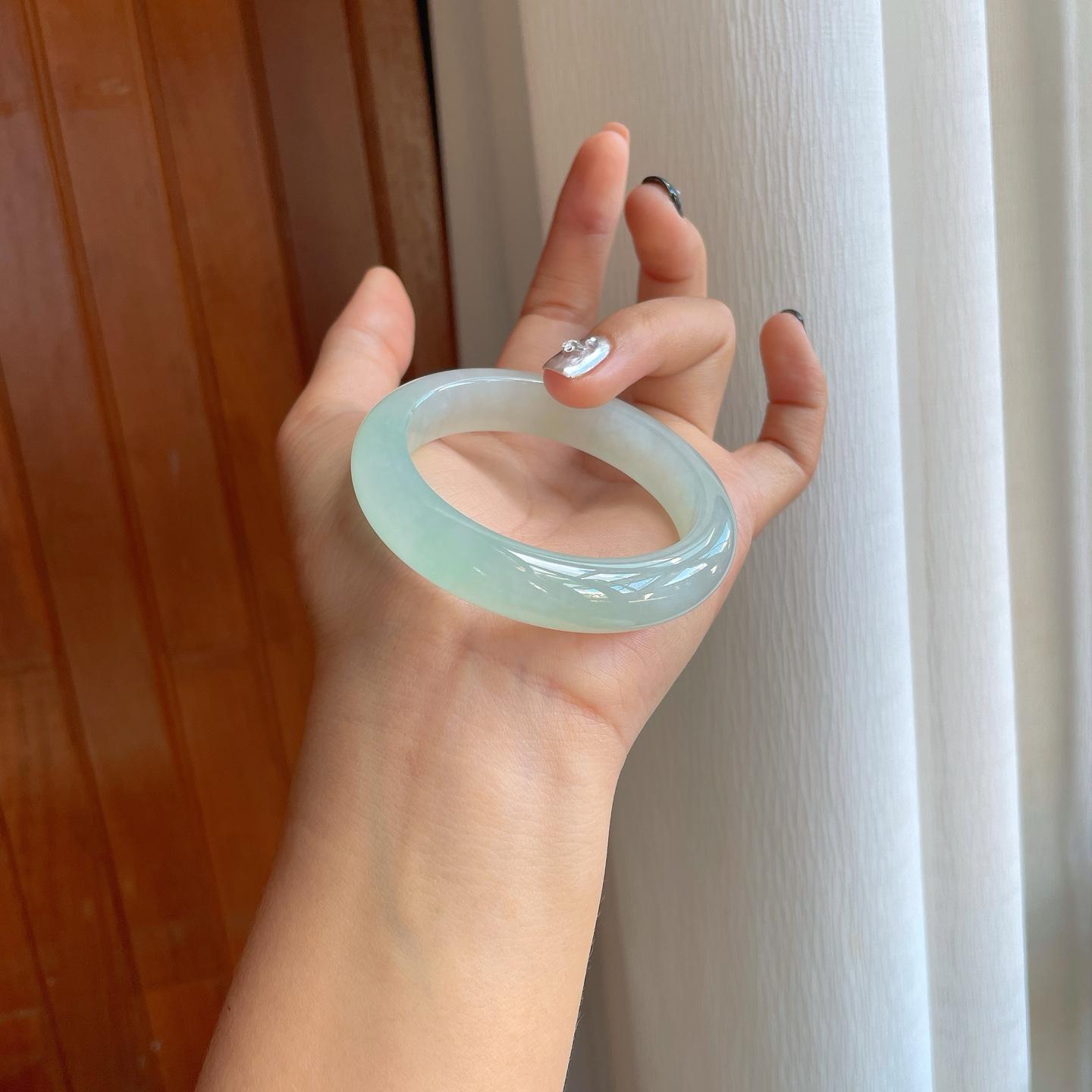 糯冰晴底翡翠平安镯（53.7mm）（yc278052）