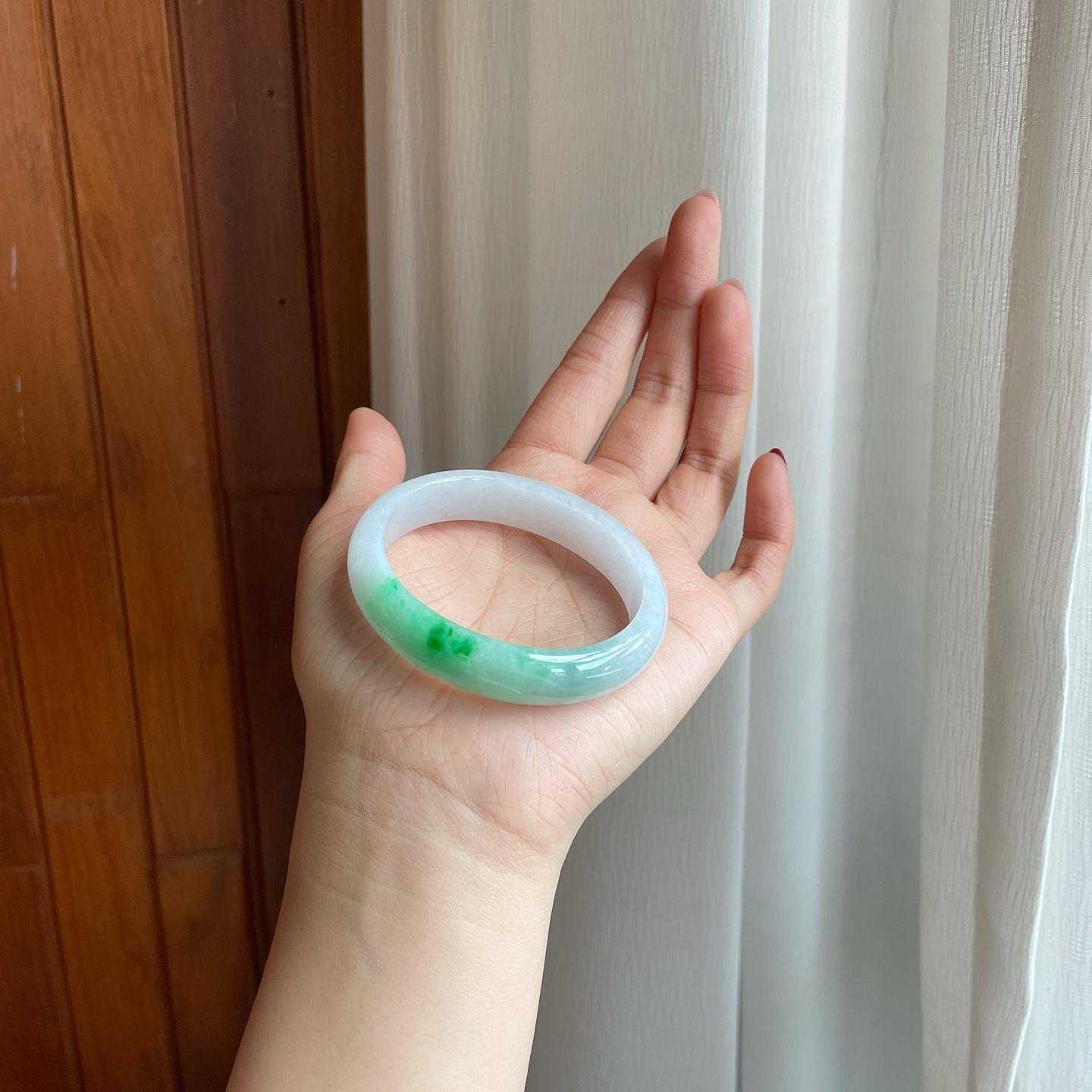 糯冰飘花翡翠贵妃镯（54mm）（yc302153）