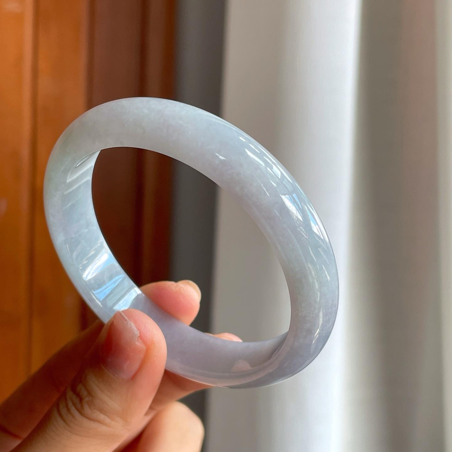 糯冰淡春底翡翠平安镯（58.5mm）（yc215236）