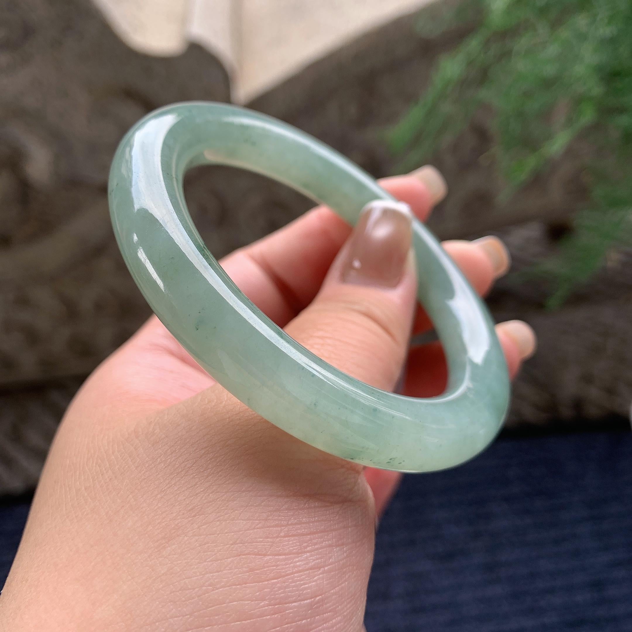 细糯种晴底飘蓝花圆条手镯 56.6圈口 天然缅甸A货翡翠（yc381956）