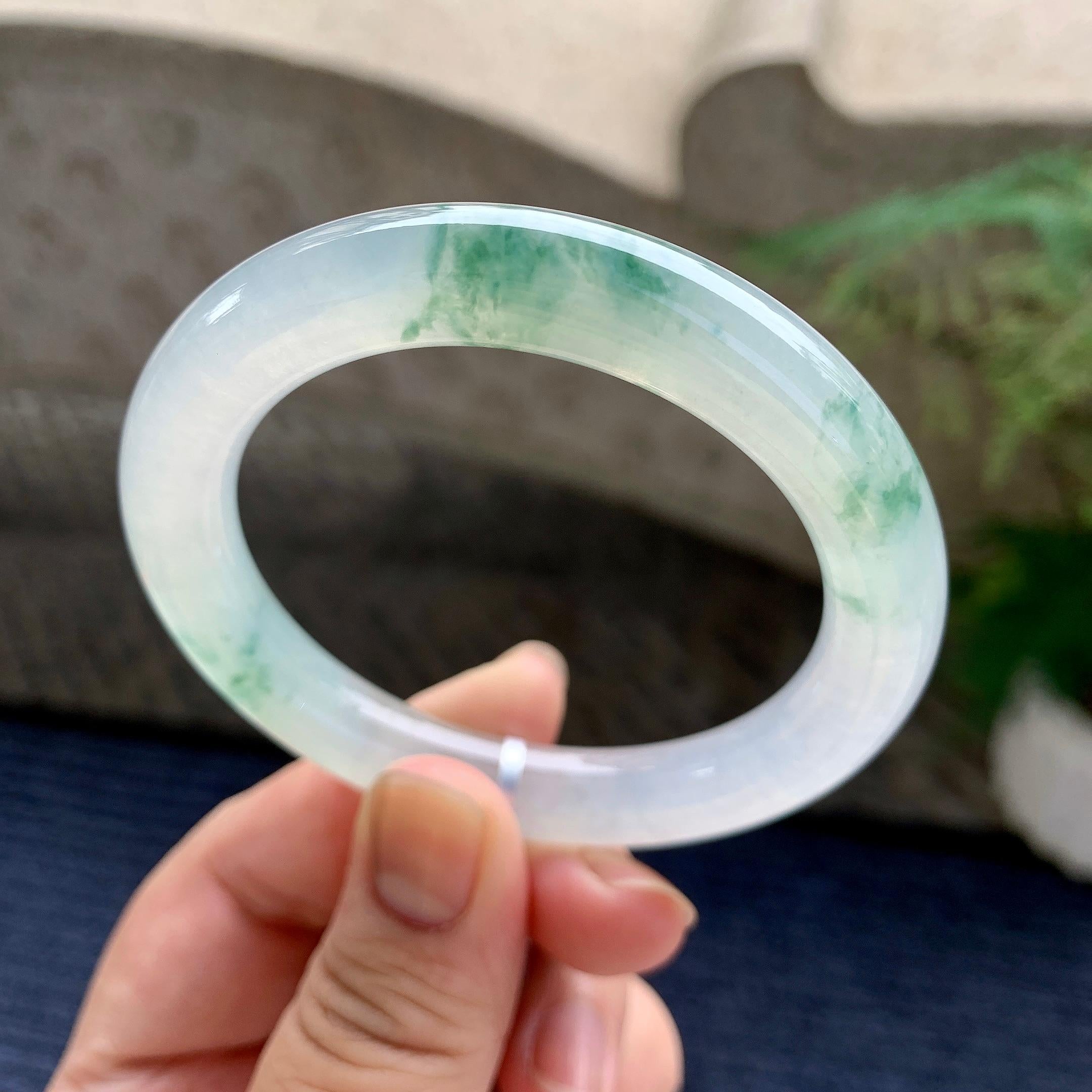 糯冰种飘花圆条手镯（51.8mm）（yc233916）