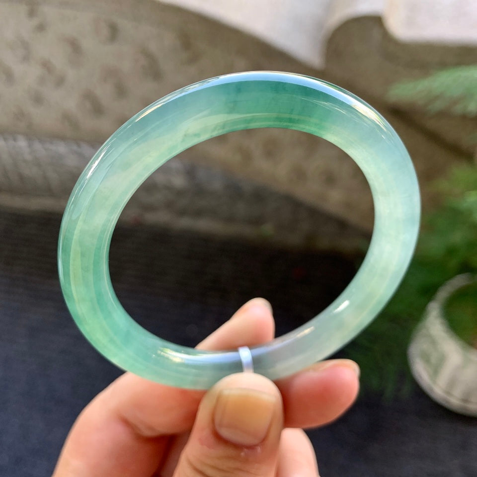 糯冰晴水飘花圆条手镯（53.8mm）（yc028508）