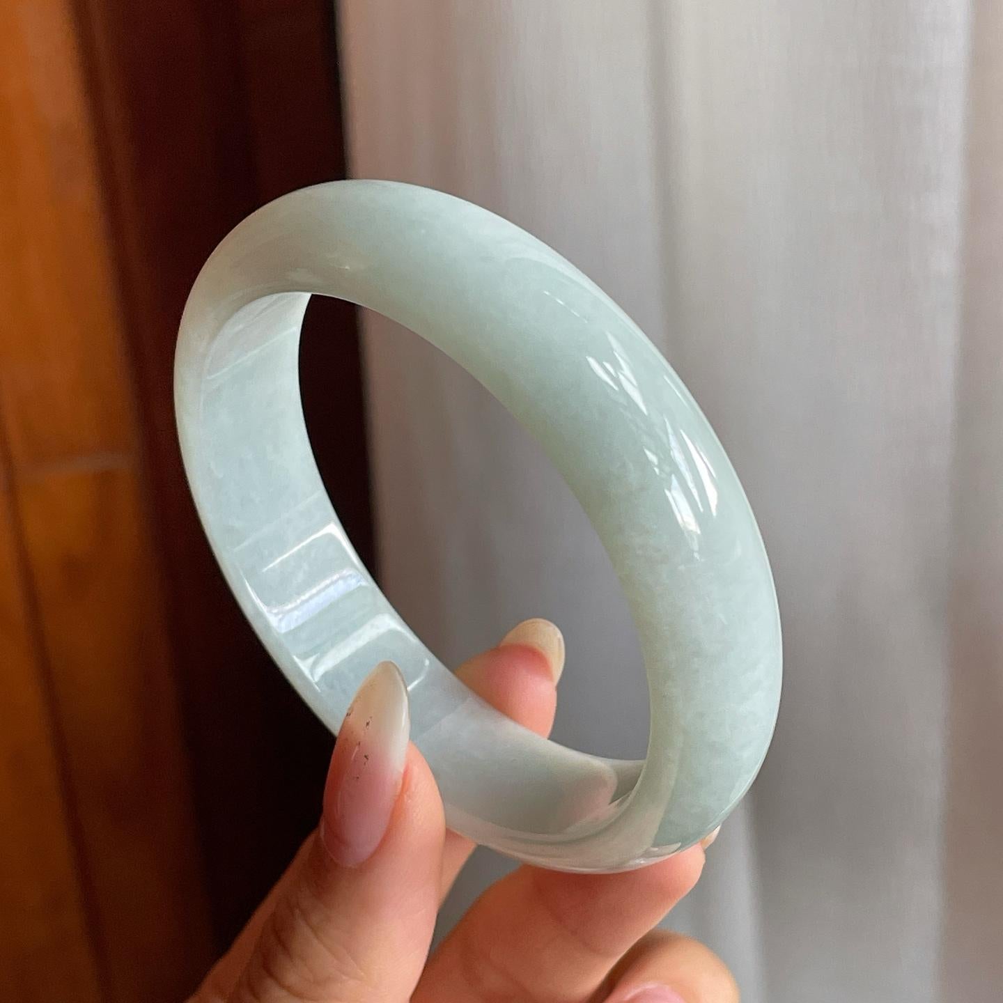 糯冰种淡底色翡翠平安镯（57.7mm）（yc217410）