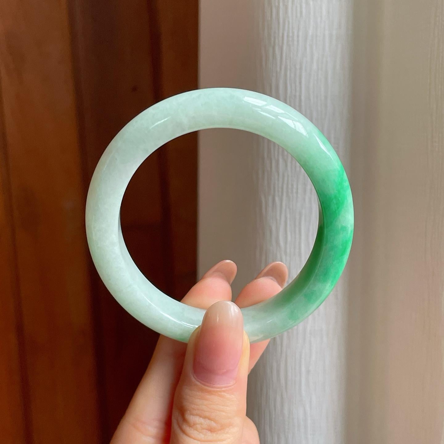 糯冰带色翡翠贵妃镯（53.4mm)（yc354334）