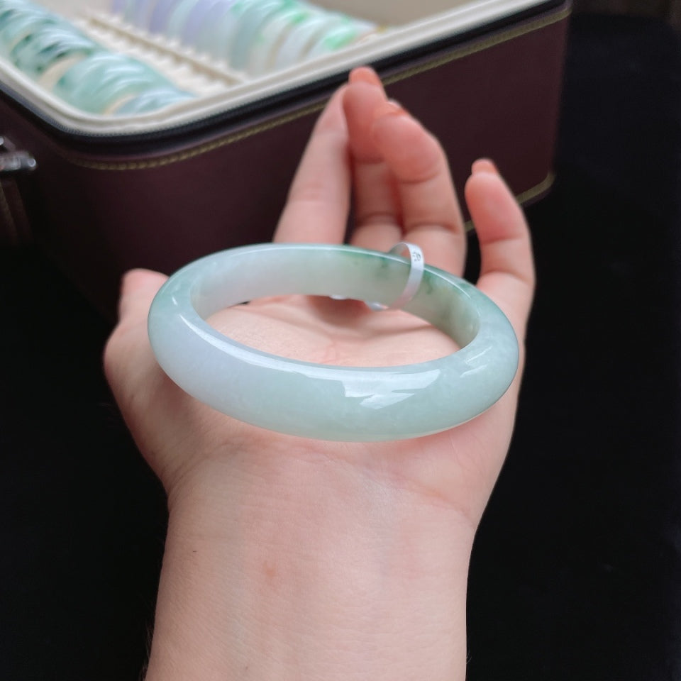 糯冰飘花正圈翡翠手镯（55.3mm）（yc017388）
