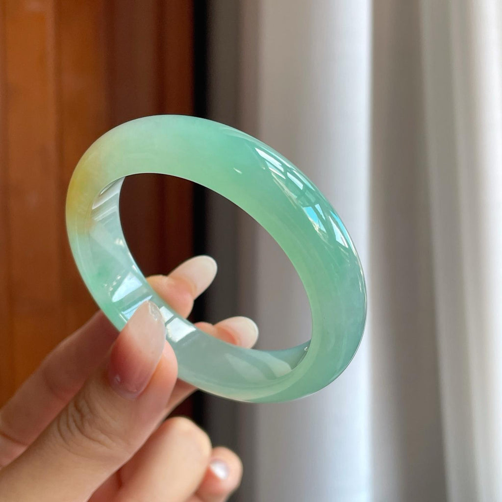 冰种晴绿底飘黄翡翠平安镯（51mm）（yc264133）