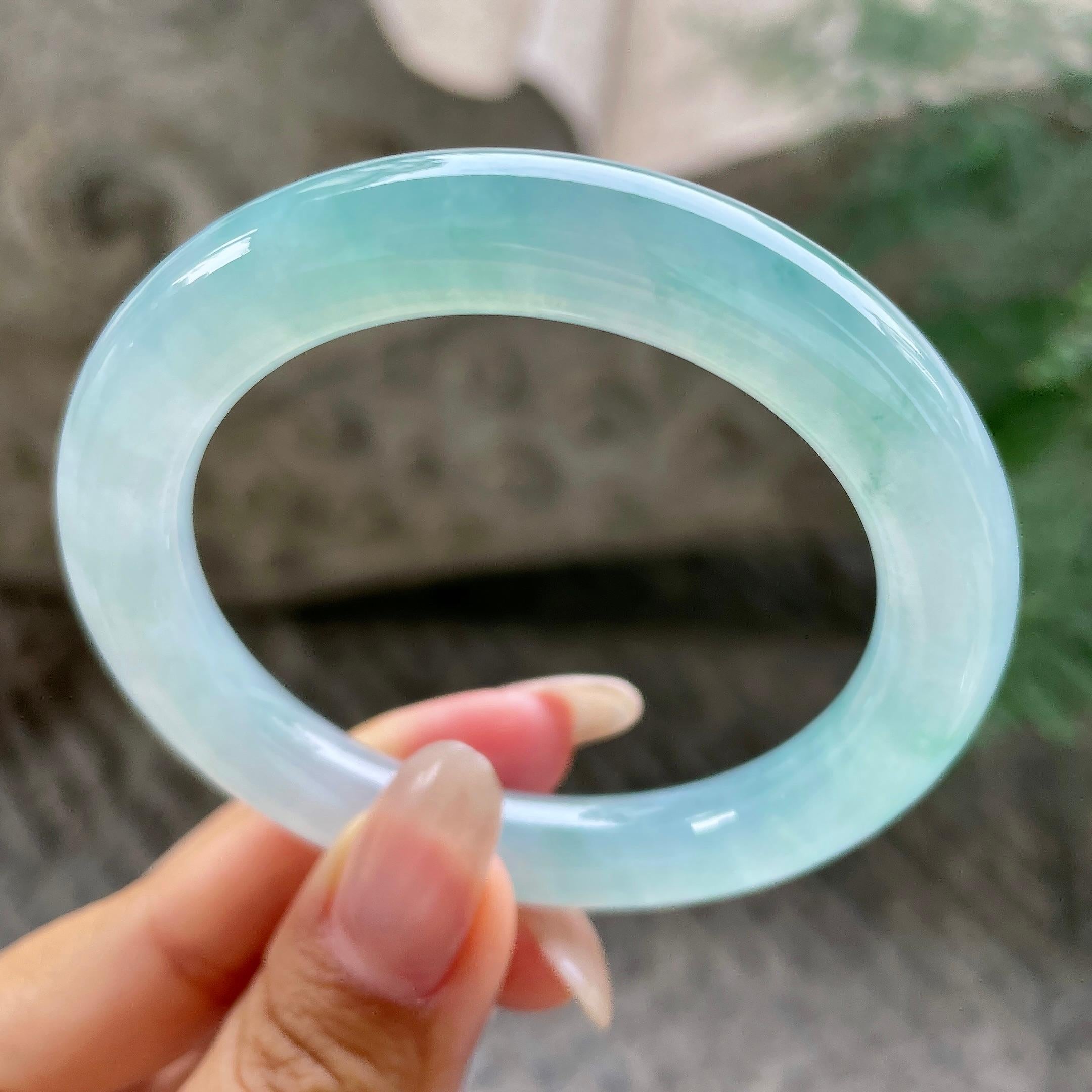 小圈口  糯冰种蓝底飘花圆条手镯53.7圈    天然缅甸A货翡翠（yc351392）