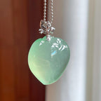 18k金扣冰种晴绿底翡翠桃子（yc261409）