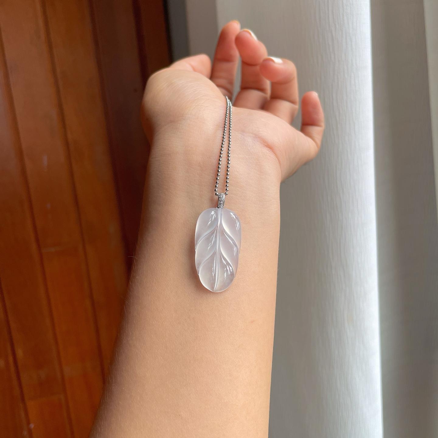 18k金扣冰种无色翡翠叶子（yc257811）