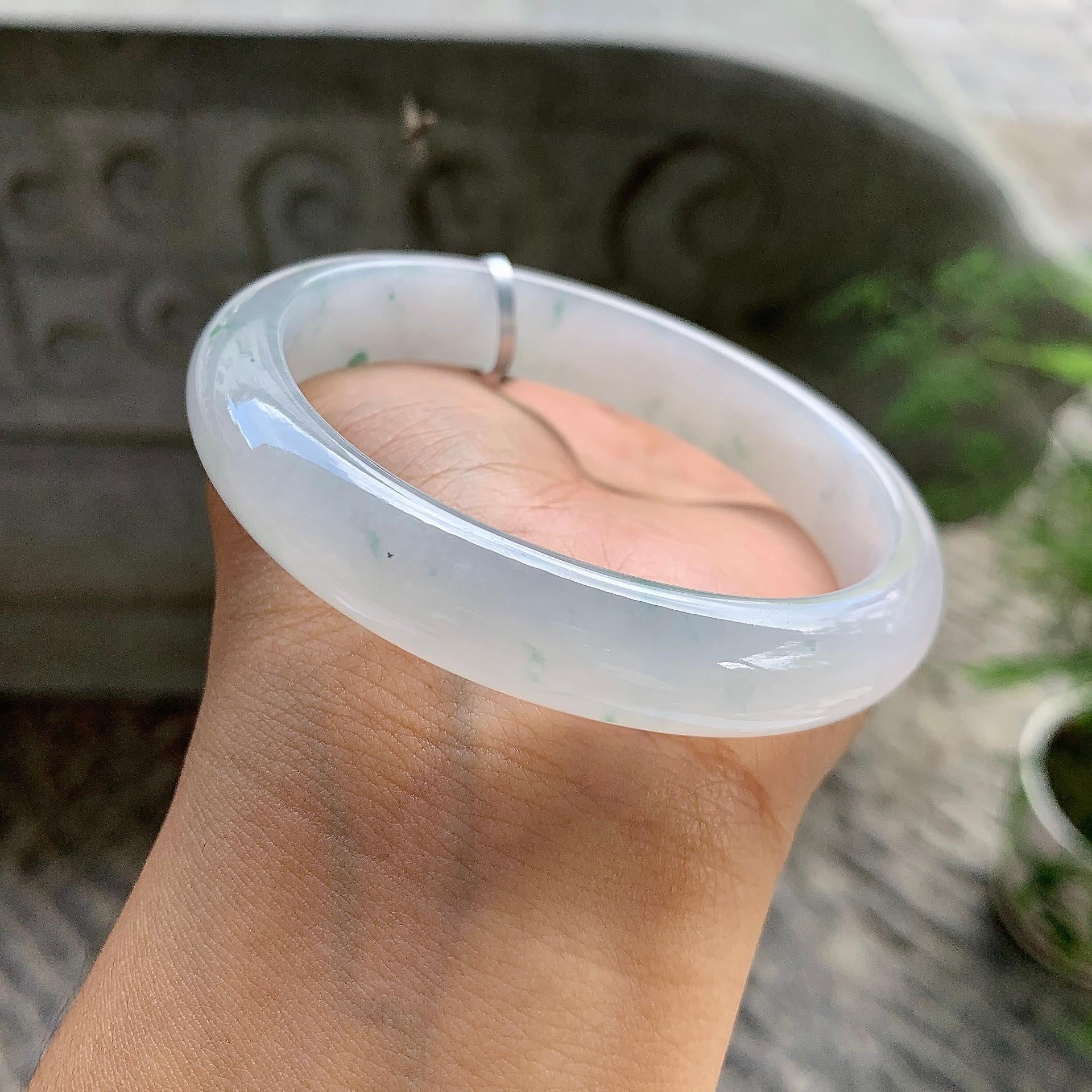 糯冰种飘花贵妃手镯（58.7mm）（yc202387）