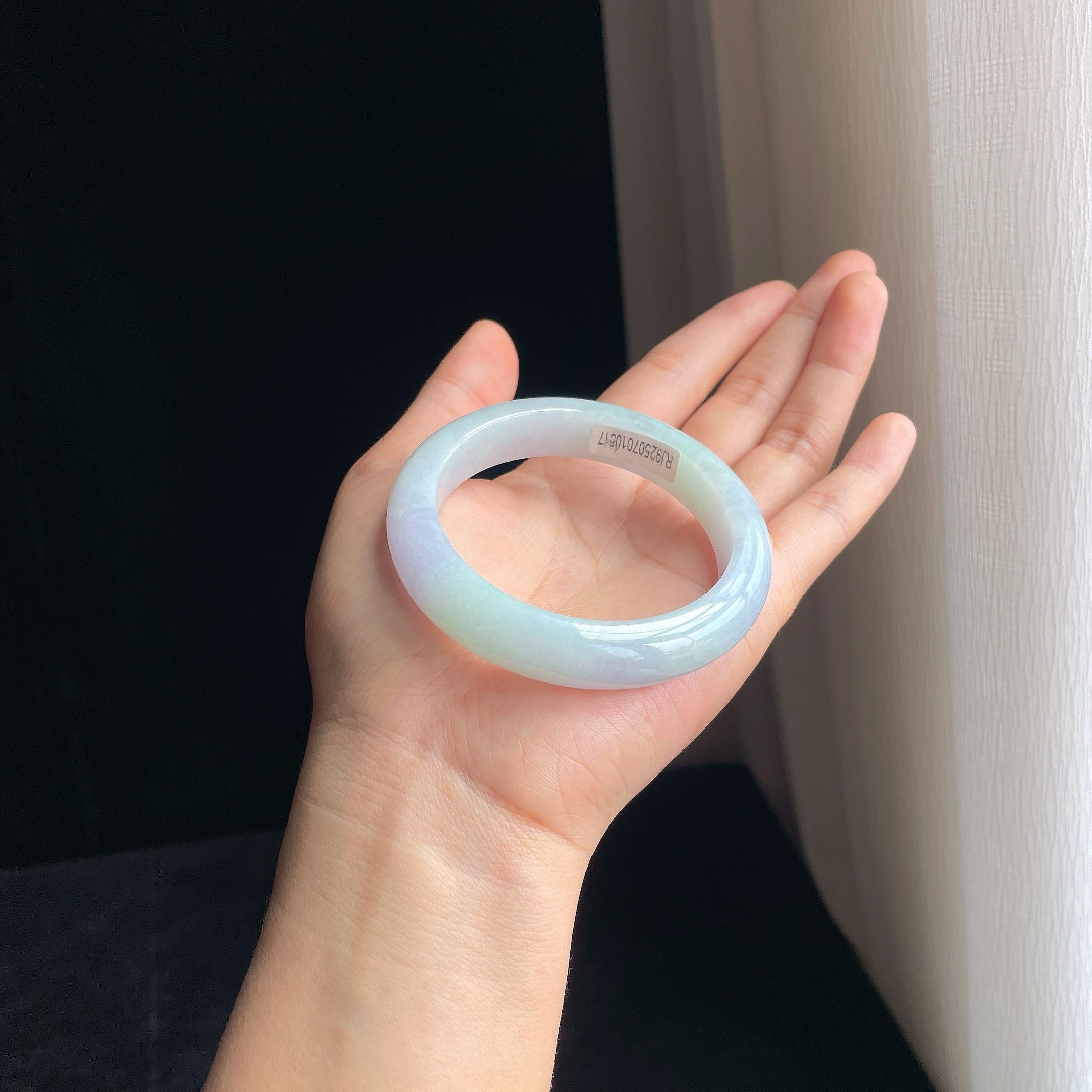 糯冰带色翡翠平安镯(56mm)（yc348932）