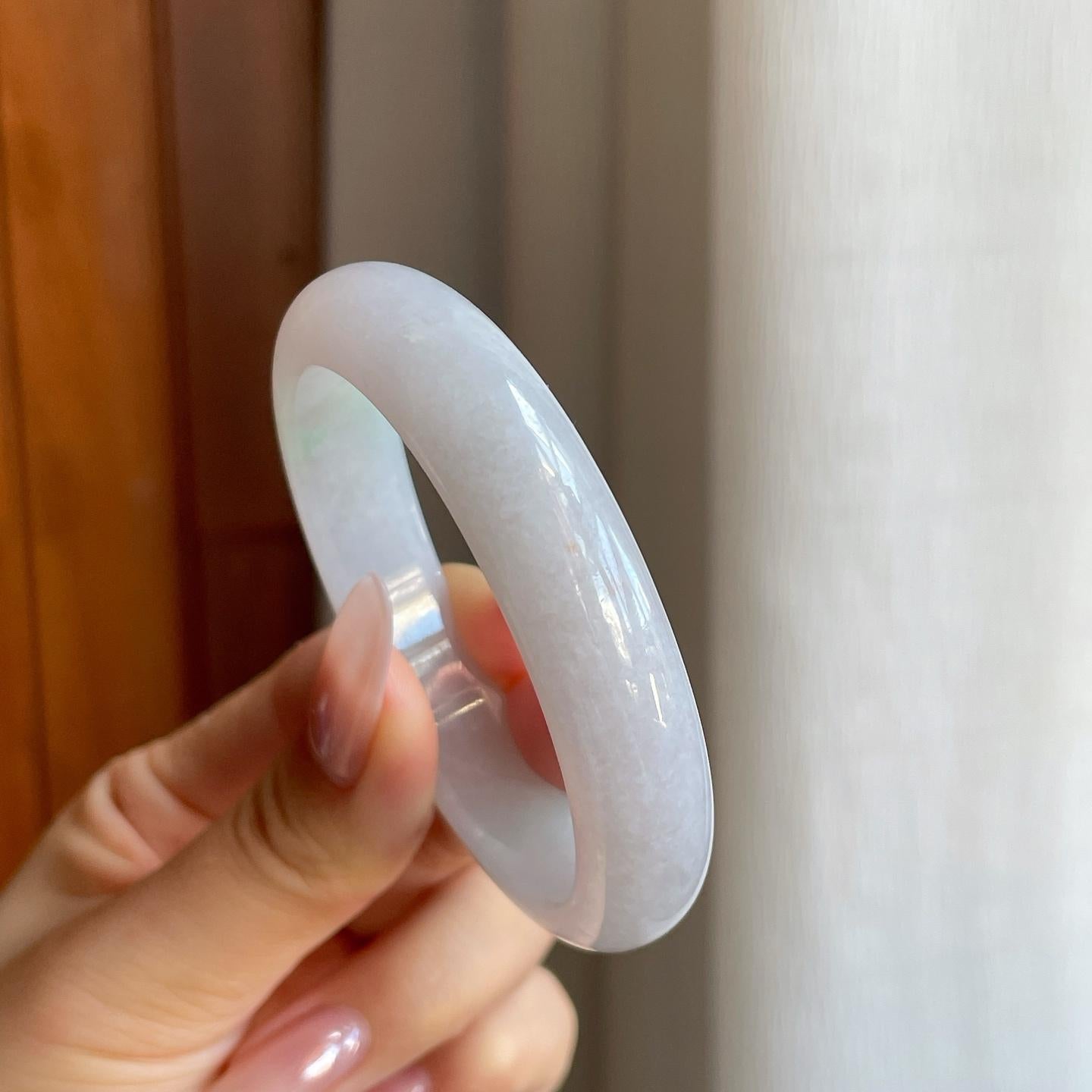 糯冰白底青翡翠贵妃镯（53mm）（yc277418）