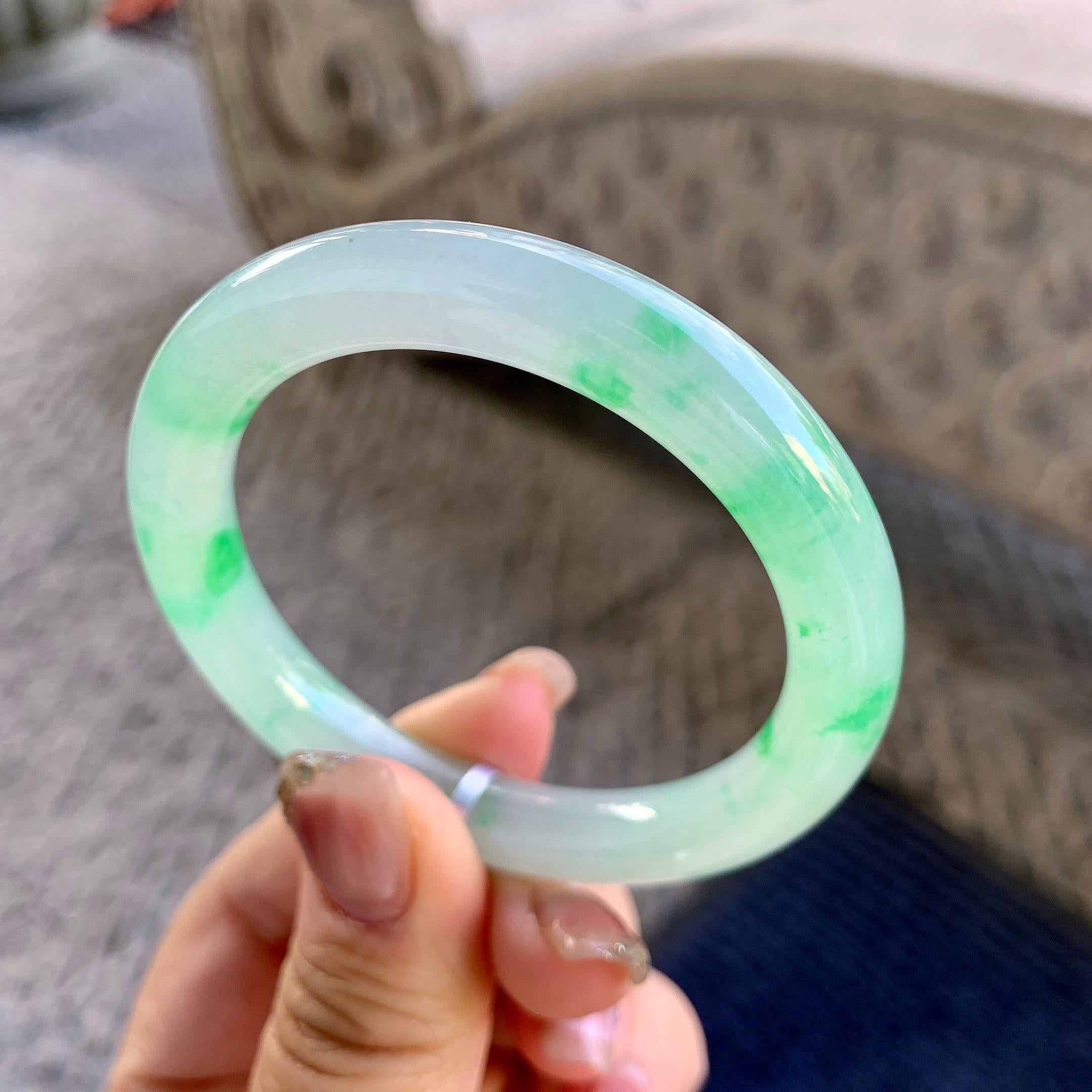 糯冰种飘花圆条手镯（50.3mm）（yc290977）