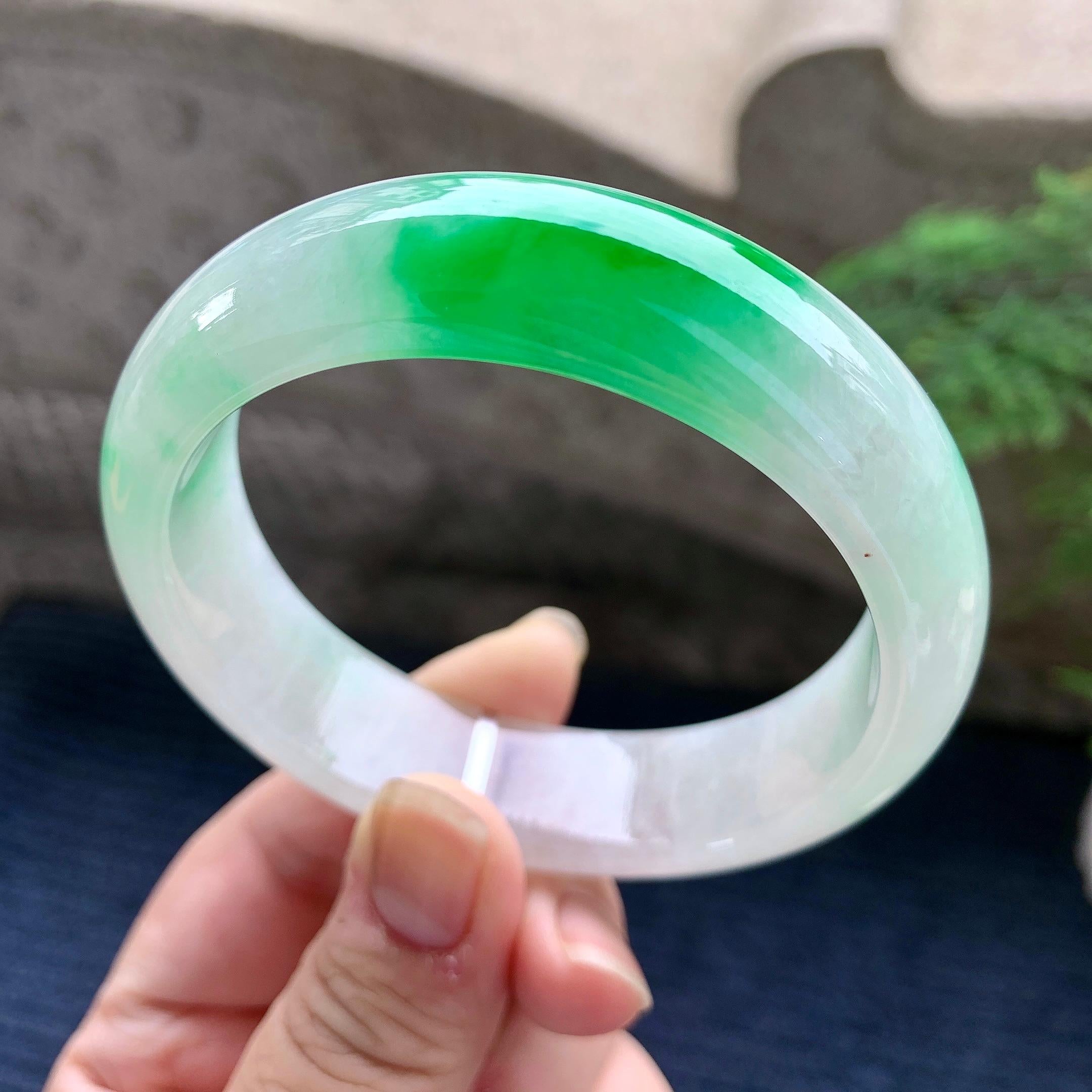 糯冰种飘阳绿宽版轮胎手镯（59.4mm）（yc253810）