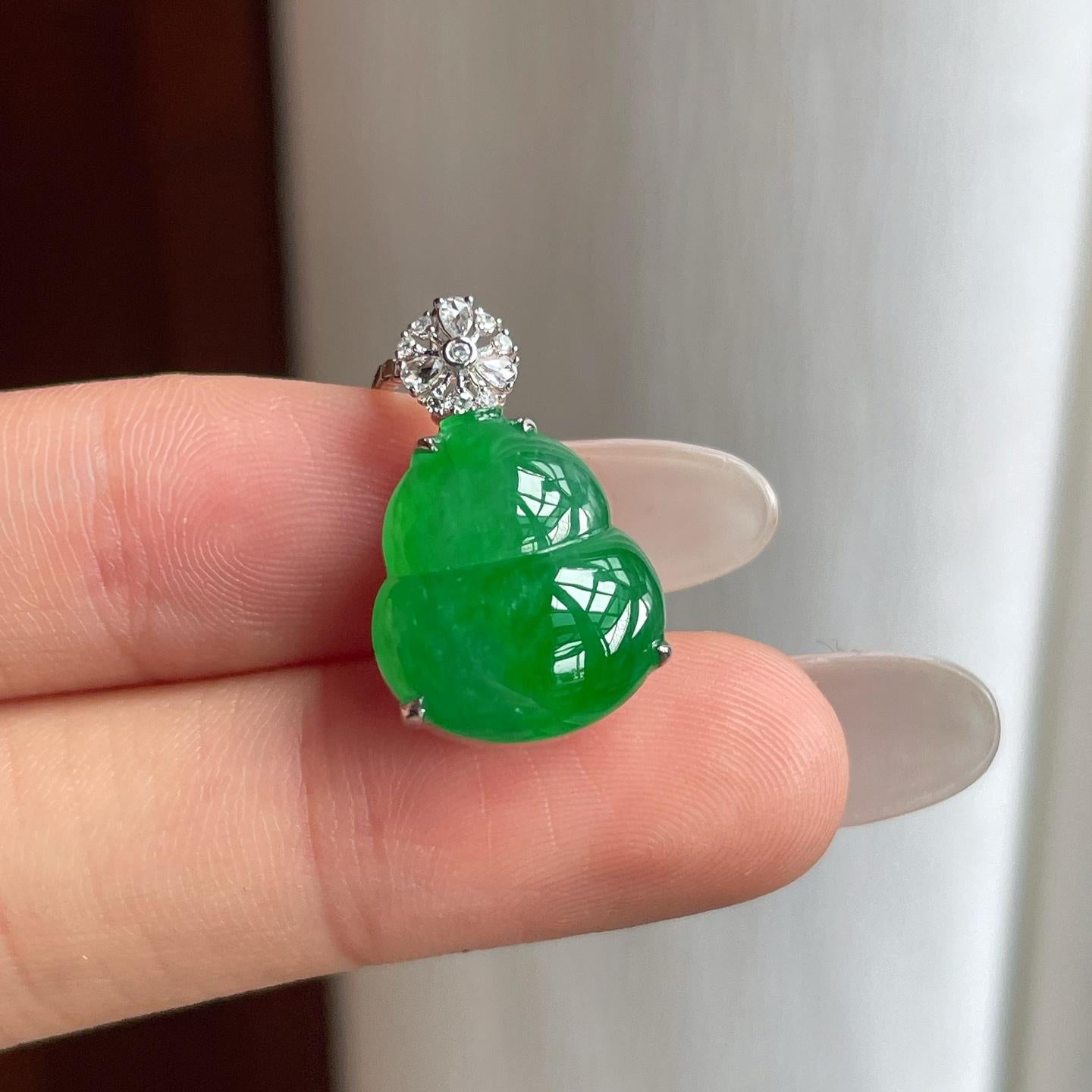 18k金钻镶糯冰满绿翡翠葫芦（yc261418）