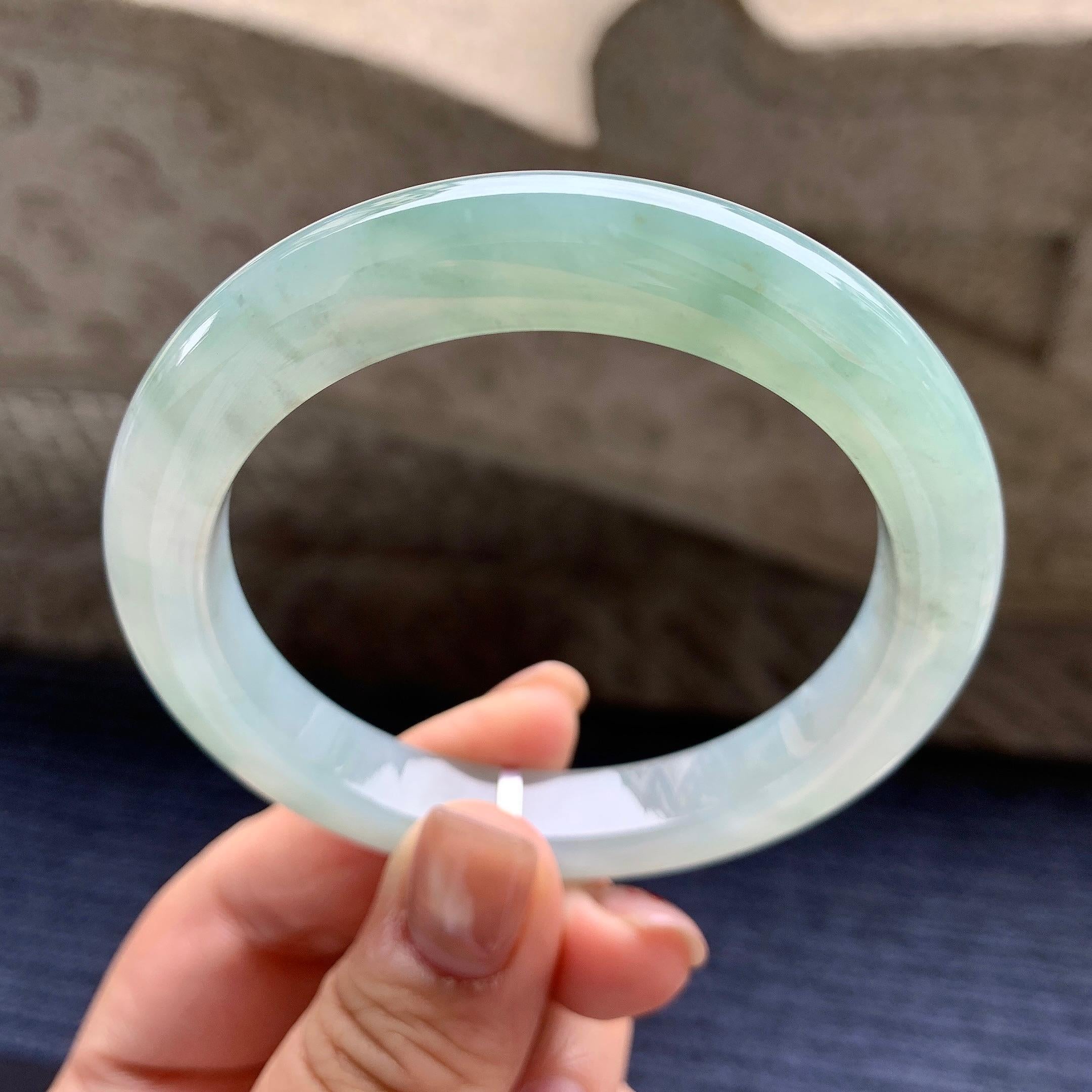 糯冰种飘蓝花正圈平安镯 56.6圈口 天然缅A货翡翠（yc345044）