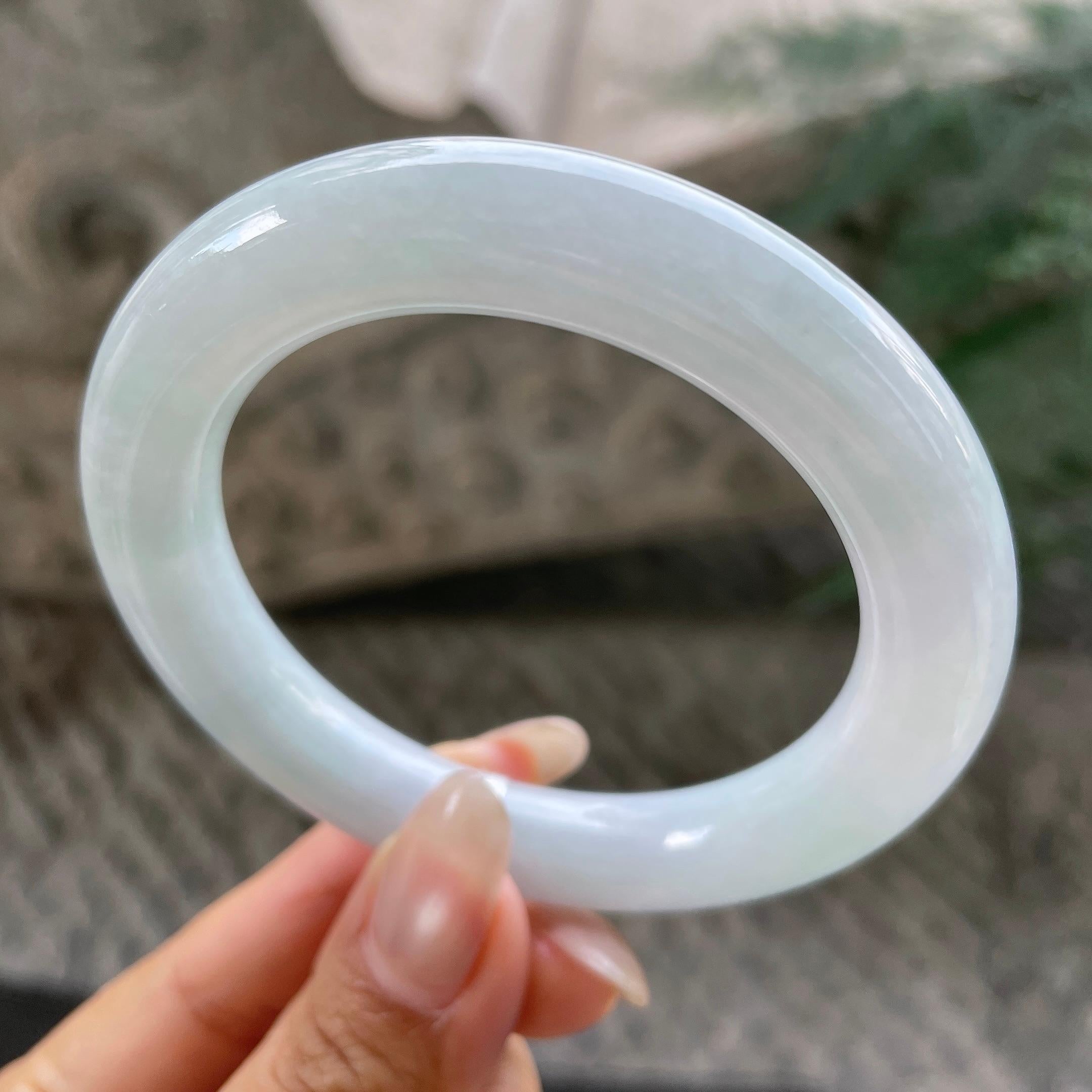 细糯种带底色圆条手镯55圈    天然缅甸A货翡翠（yc351371）