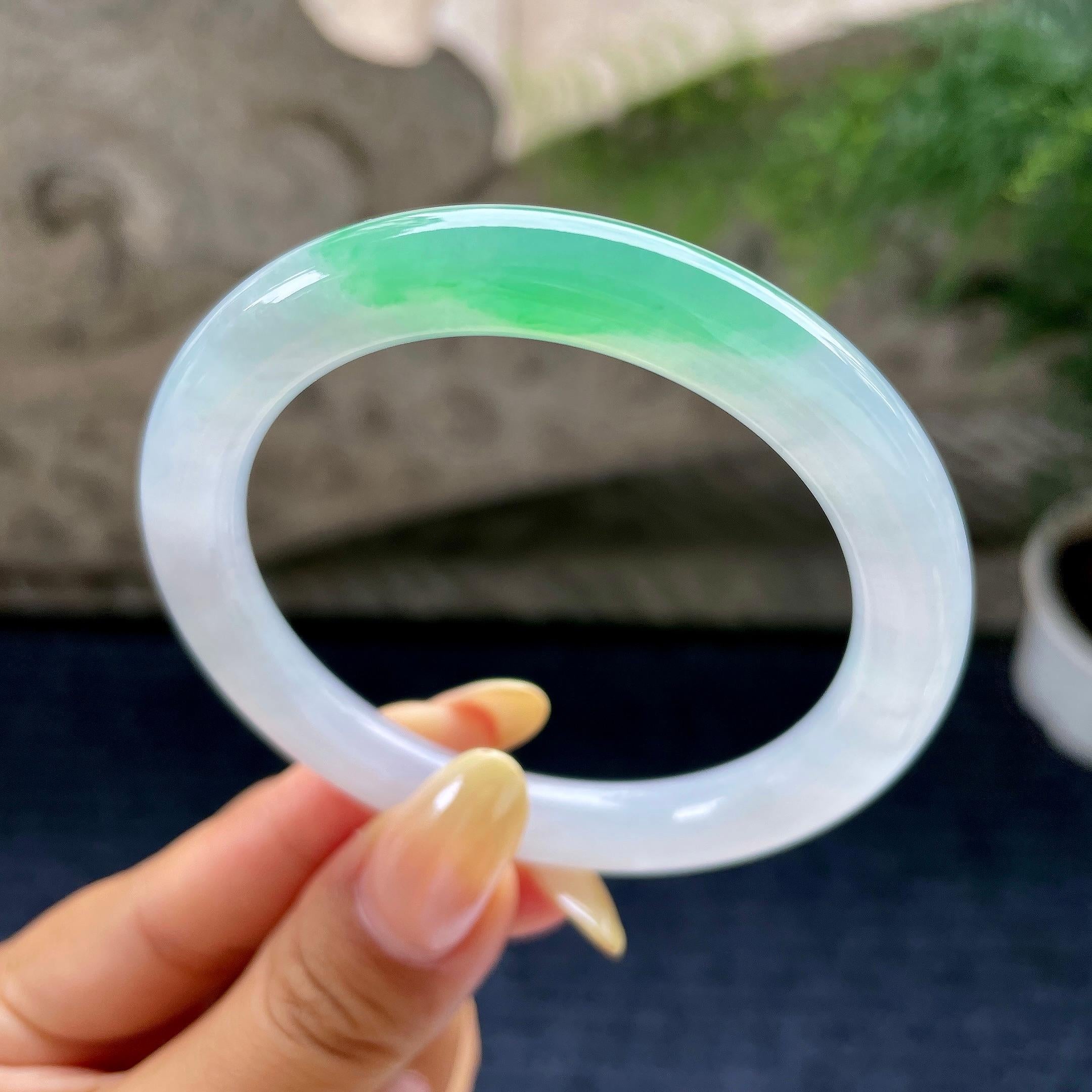 糯冰种飘绿圆条手镯55.2圈 天然缅甸A货翡翠（yc489328）