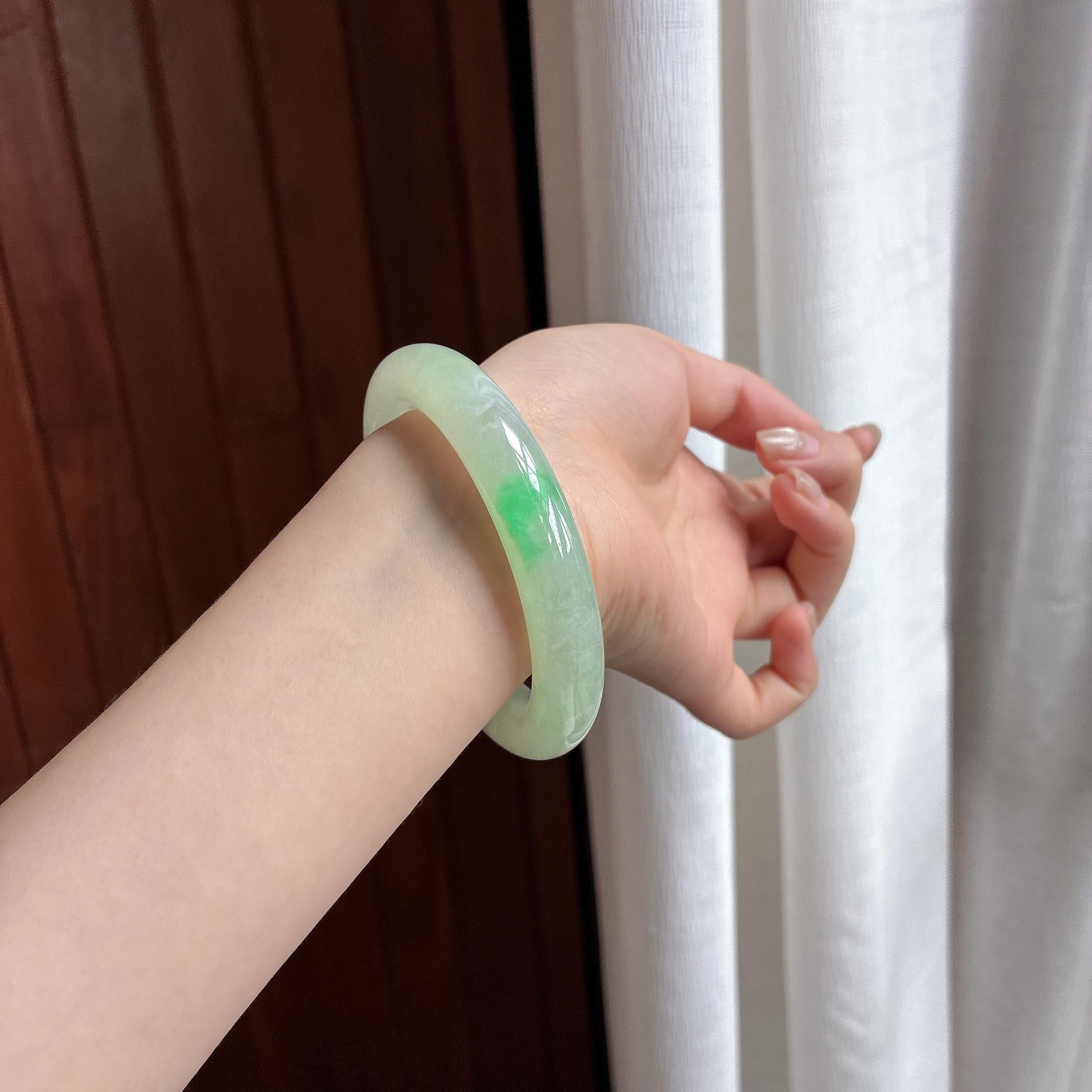 糯冰晴底飘花圆条手镯 58圈 天然缅甸A货翡翠（yc481619）