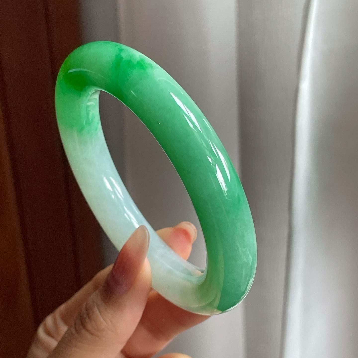 糯冰种白底青翡翠圆条手镯（55mm）（yc197230）