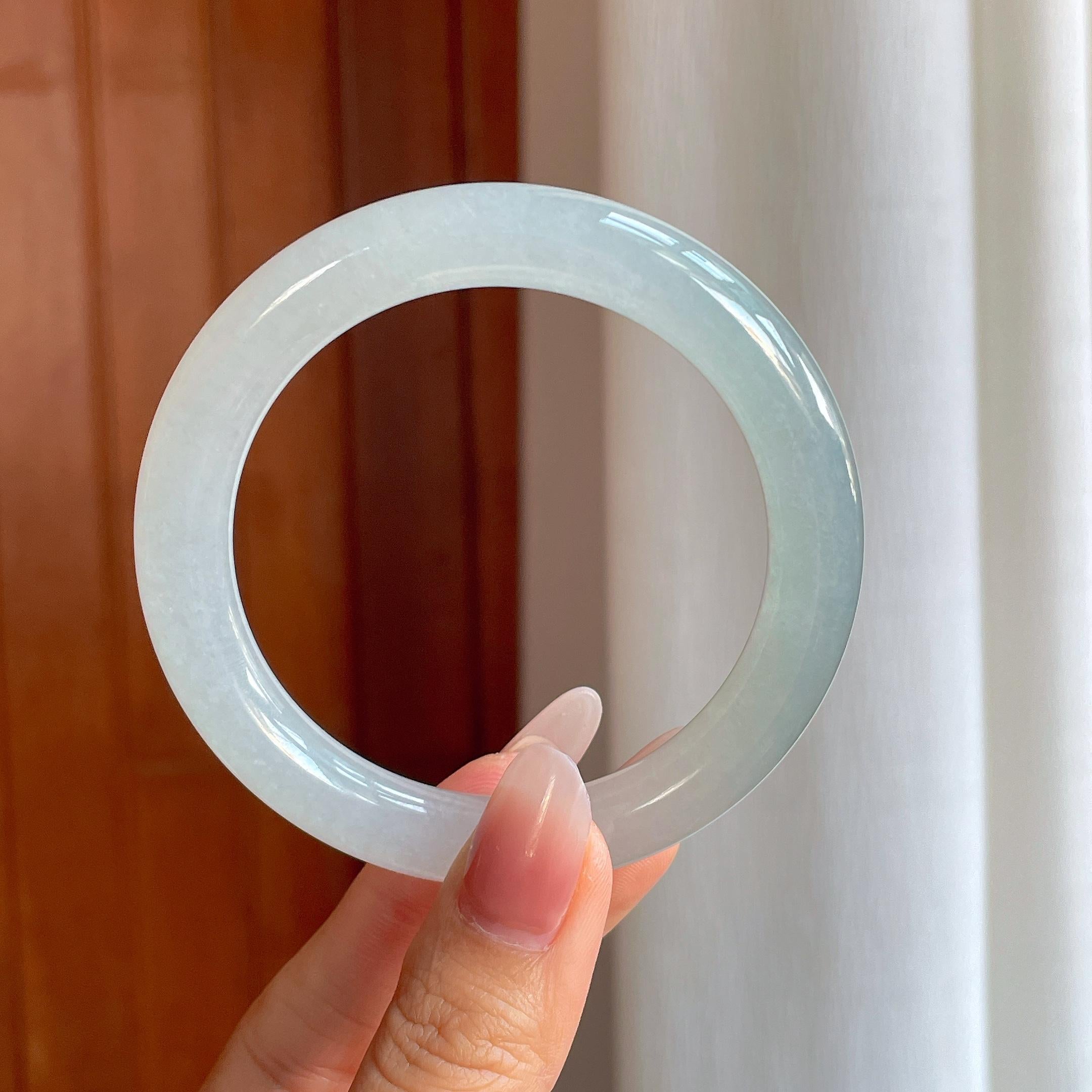 冰种淡底色翡翠圆条手镯（56.5mm）（yc310275）