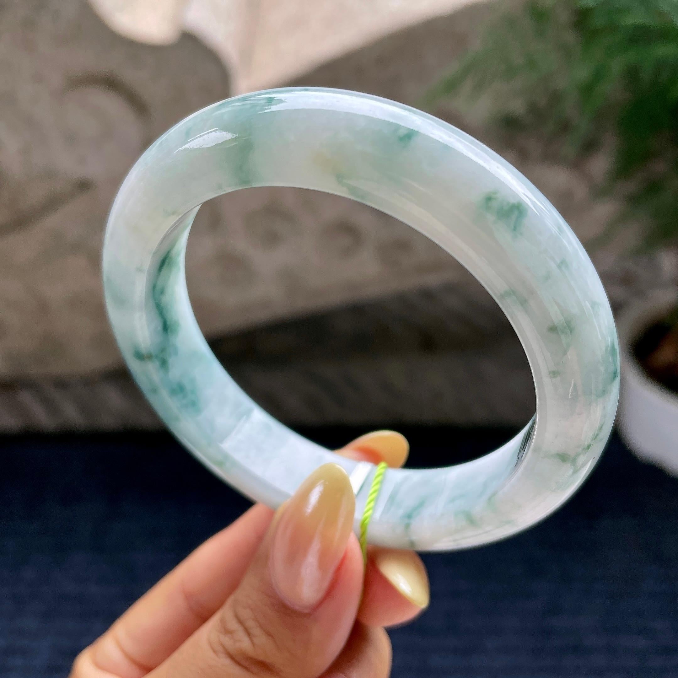 细糯种飘花正圈平安镯57.2圈          天然缅甸A货翡翠（yc460642）