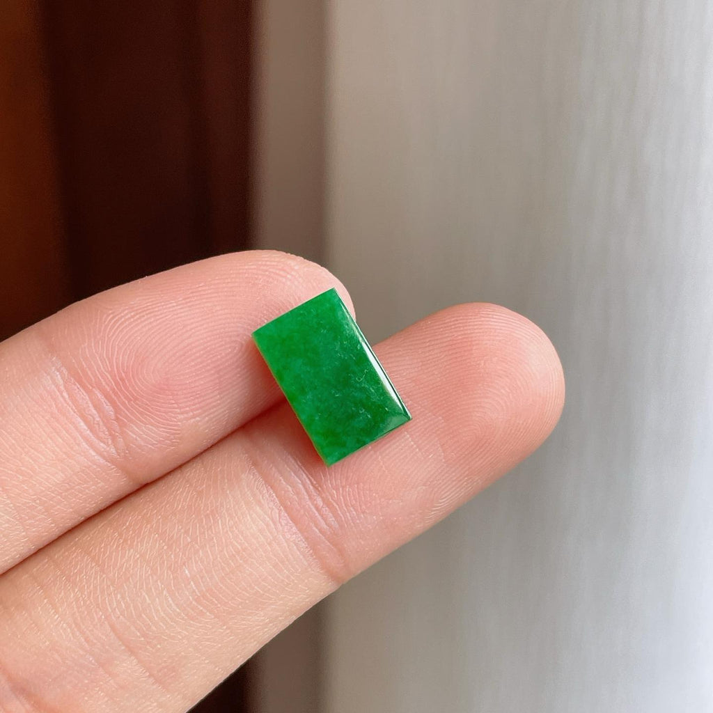 裸石糯冰满绿翡翠马鞍（yc249146）