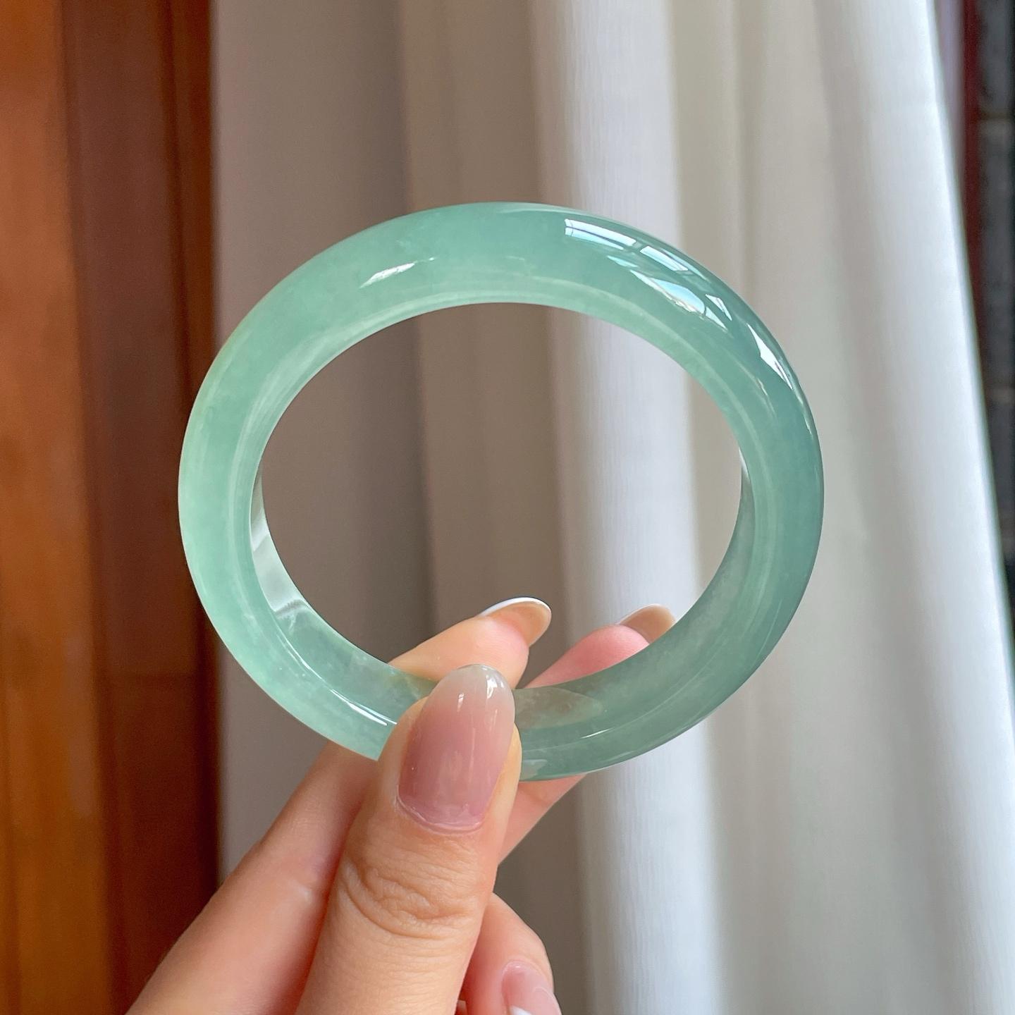 冰种晴绿翡翠平安镯（57mm)（yc379995）