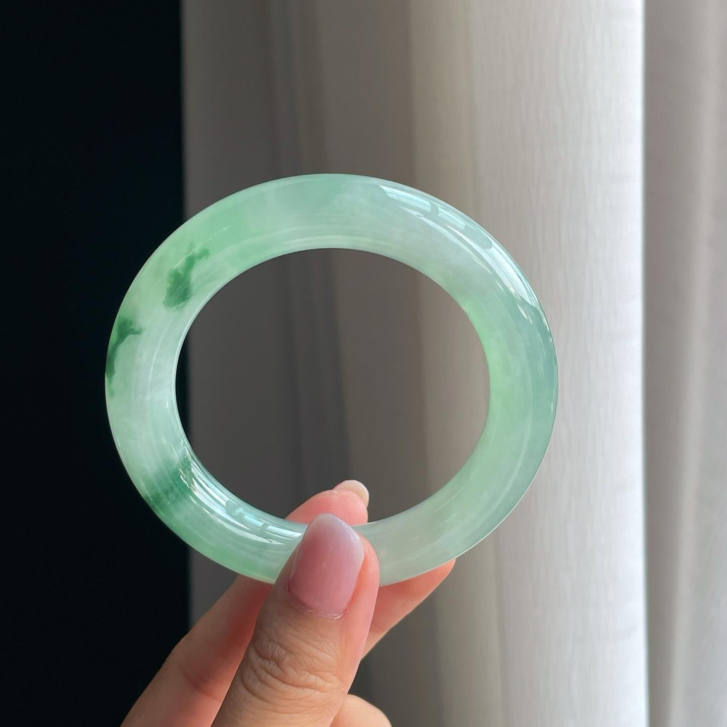 糯冰种晴底飘花翡翠圆条手镯（55.3mm）（yc380332）