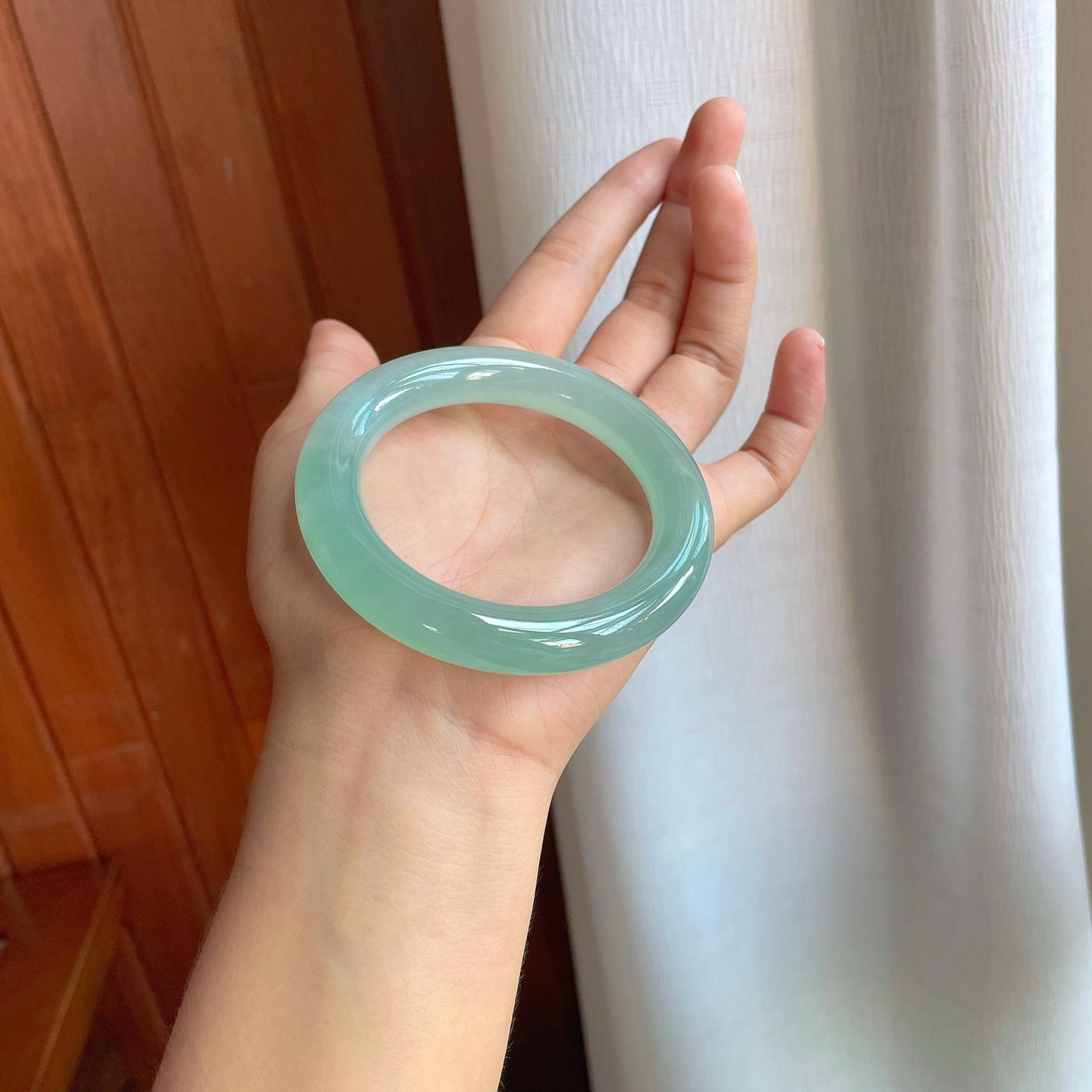 冰种晴绿底翡翠圆条（56mm）（yc247174）