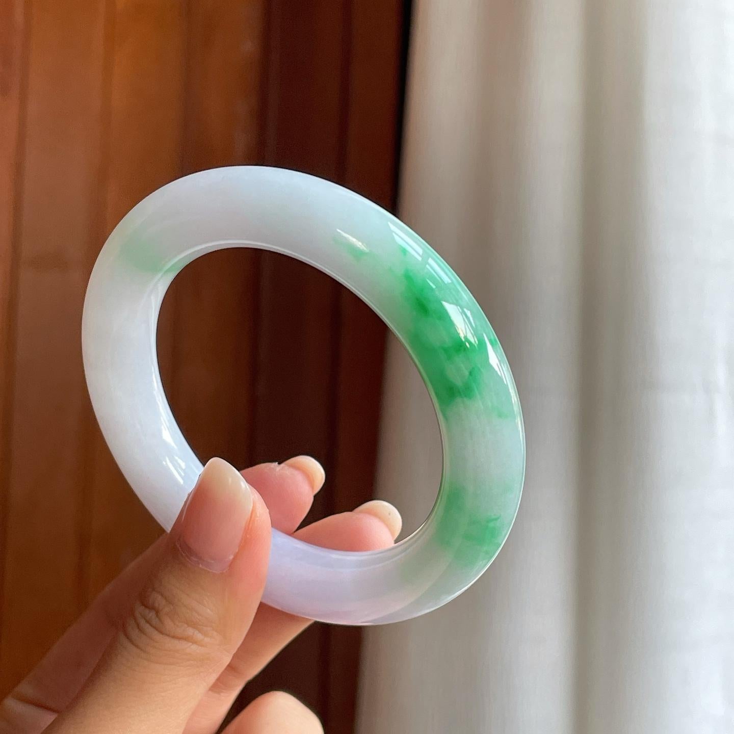 糯冰春底带色翡翠圆条手镯（57mm）（yc410817）