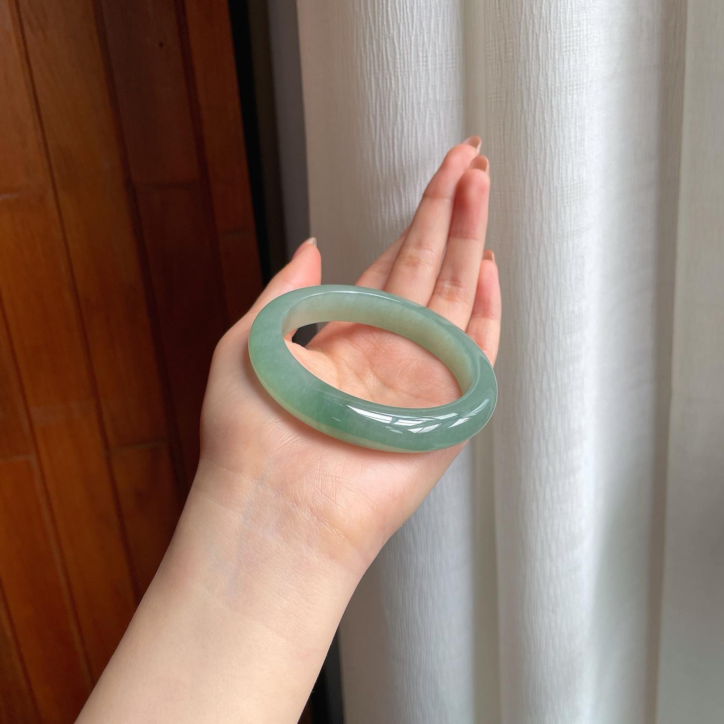 冰种湖水绿翡翠平安镯（57mm）（yc358330）