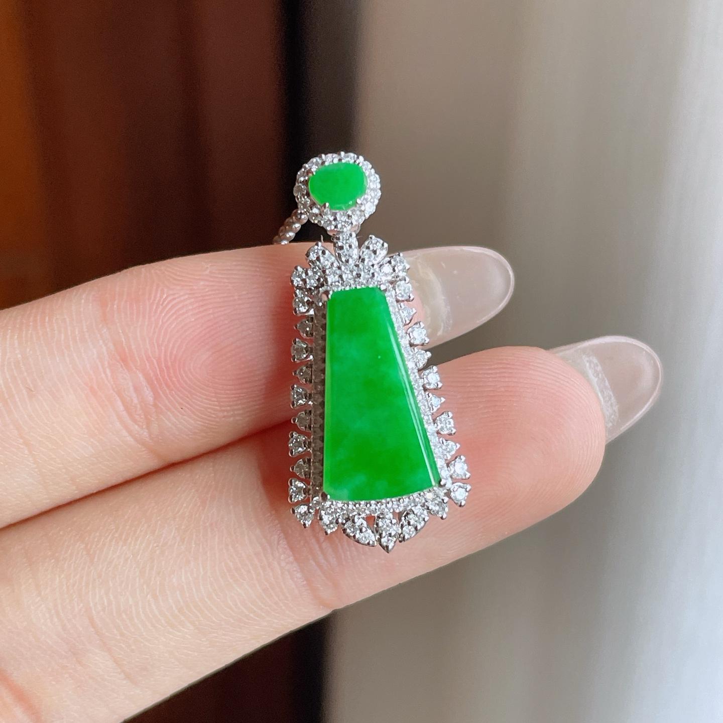 18k金镶糯冰翡翠无事牌（yc241870）