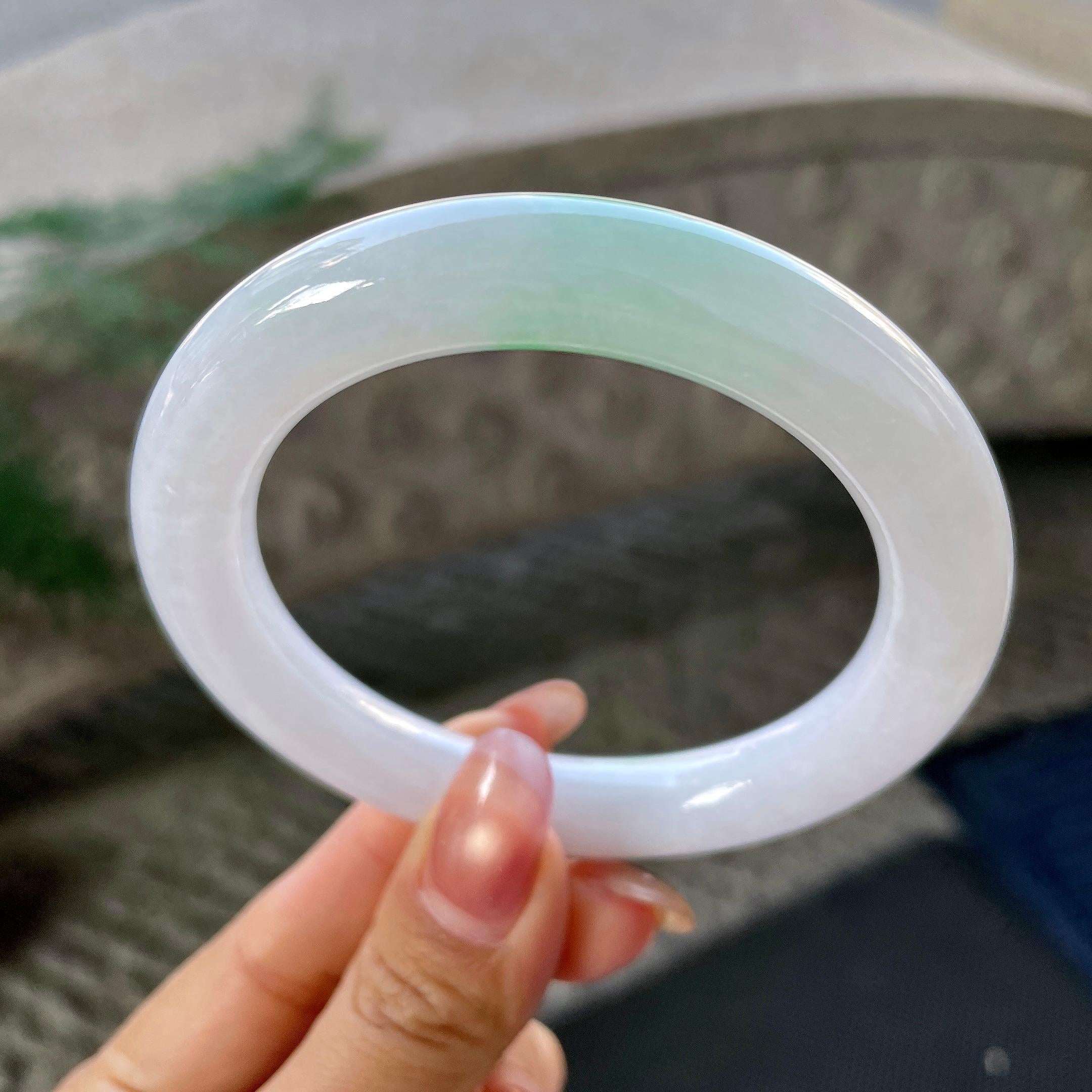 细糯种飘绿圆条手镯（59.1mm）（yc305682）