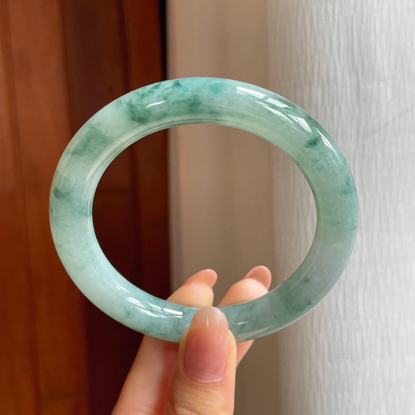 糯冰飘花翡翠圆条手镯（57.6mm)（yc345525）