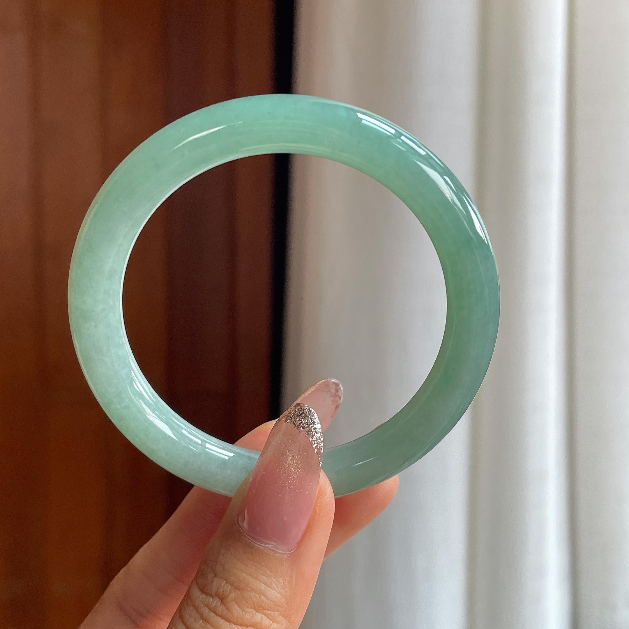 糯冰湖水绿翡翠圆条手镯（53.8mm）（yc354241）