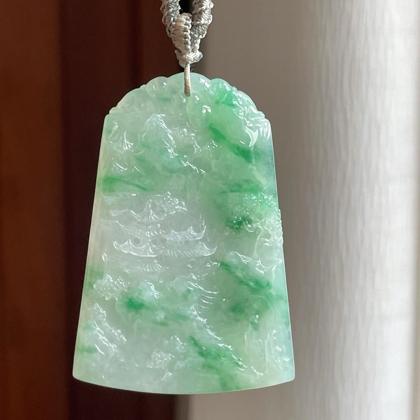 糯冰飘绿花翡翠山水牌（yc260377）