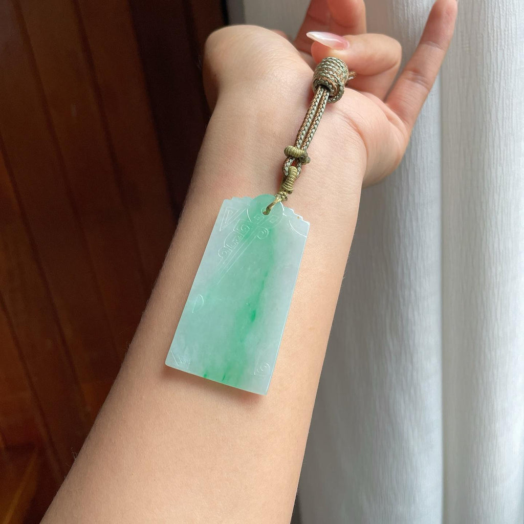 糯冰飘绿花翡翠仿古无事牌（yc260374）