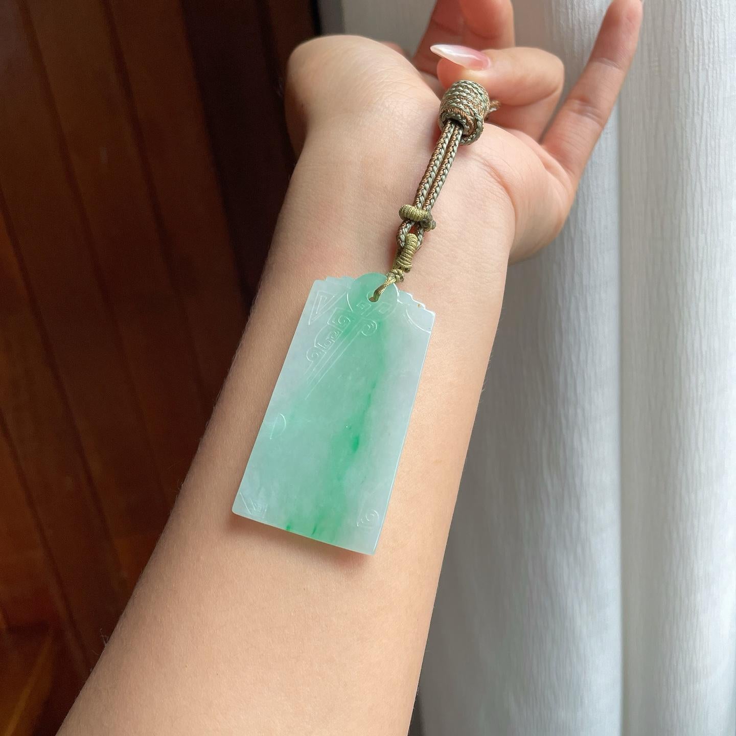 糯冰飘绿花翡翠仿古无事牌（yc260374）