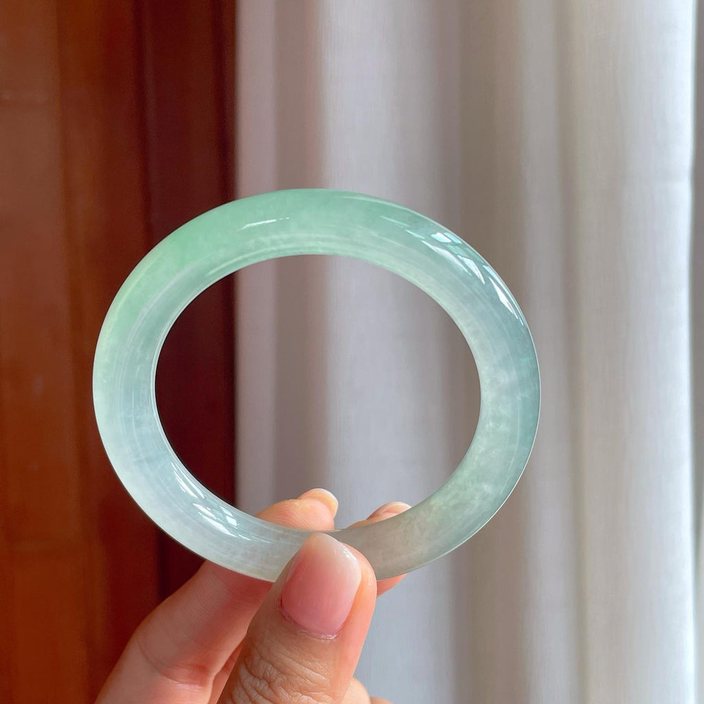 冰种带晴绿底翡翠圆条手镯（54.3mm)（yc381232）