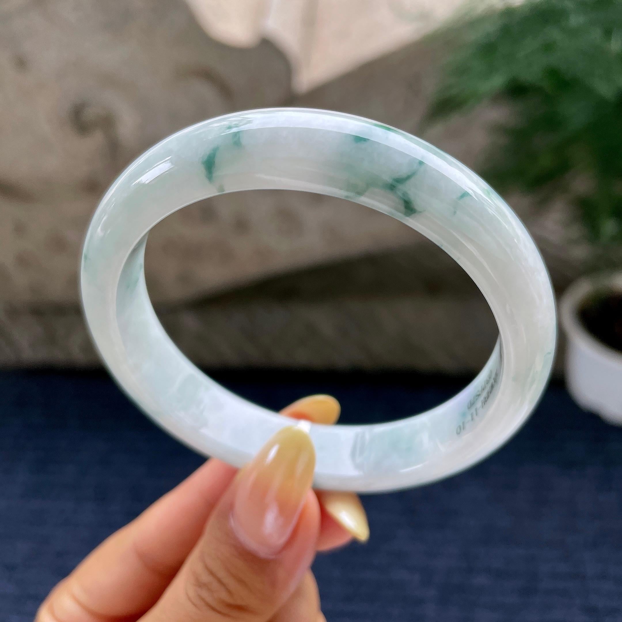 大圈口 细糯种飘花正圈平安镯59.5圈 天然缅甸A货翡翠（yc481927）