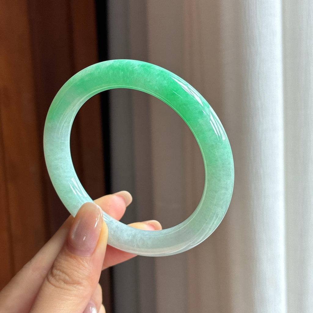 糯冰果绿翡翠圆条手镯 54圈（yc434866）