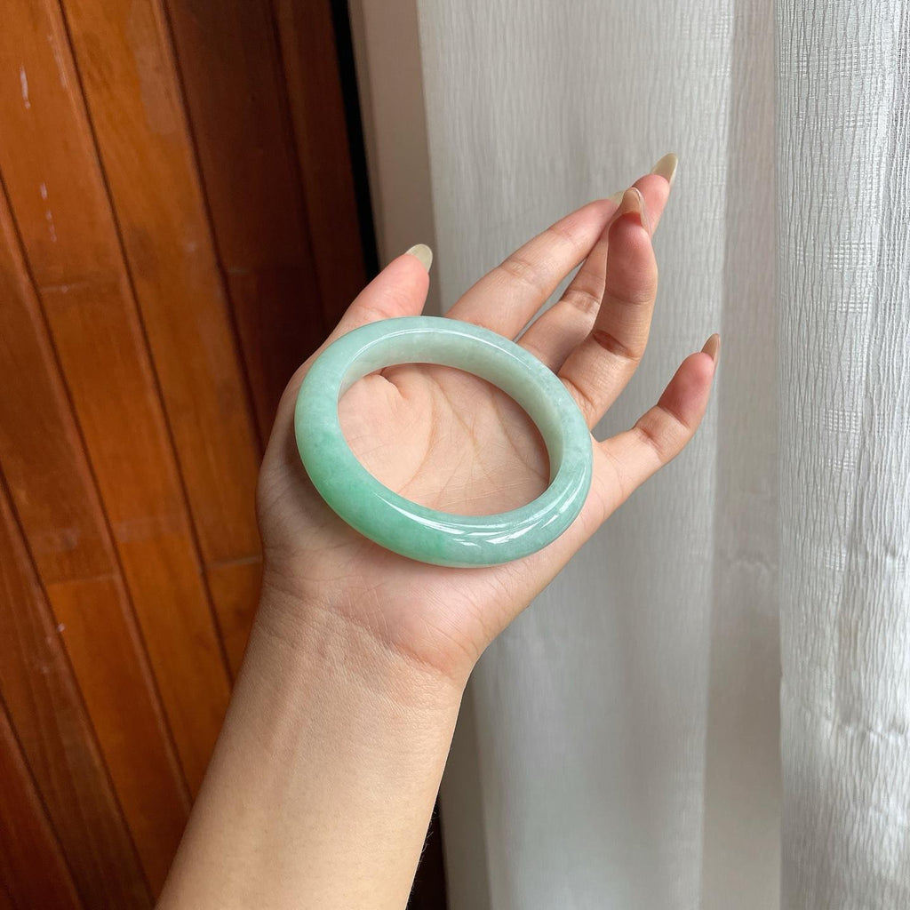 糯冰种晴底带色翡翠平安镯（55mm）（yc216817）