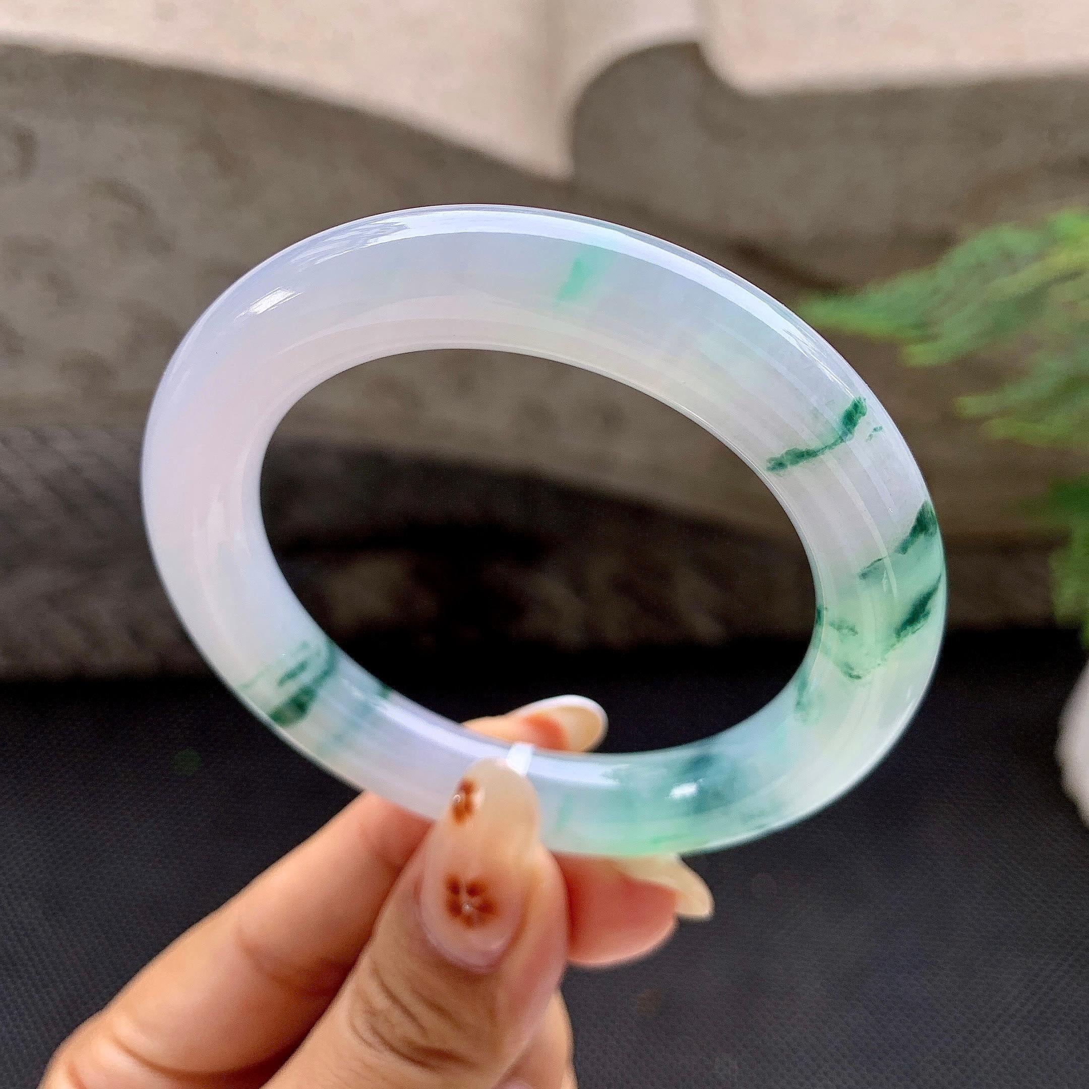 糯冰种飘绿圆条手镯（52.2mm）（yc257210）